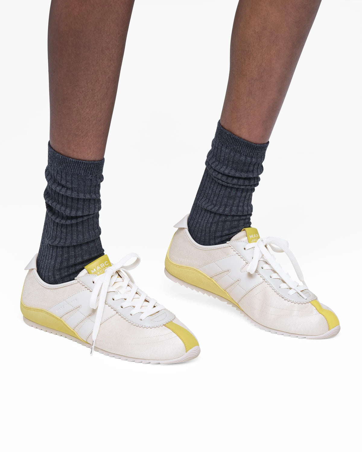 Tenis para correr de satén