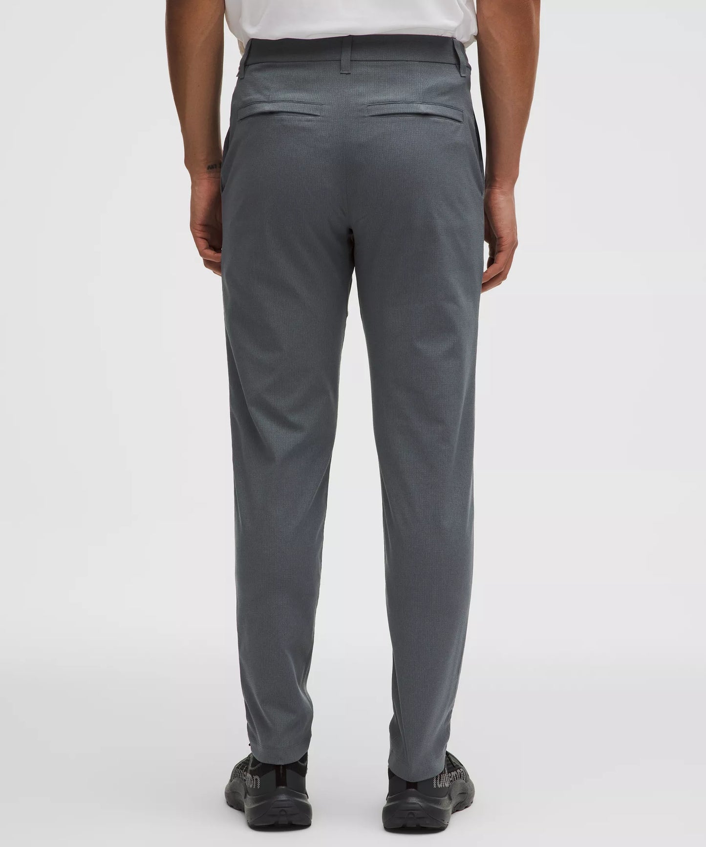 Pantalón de corte ajustado