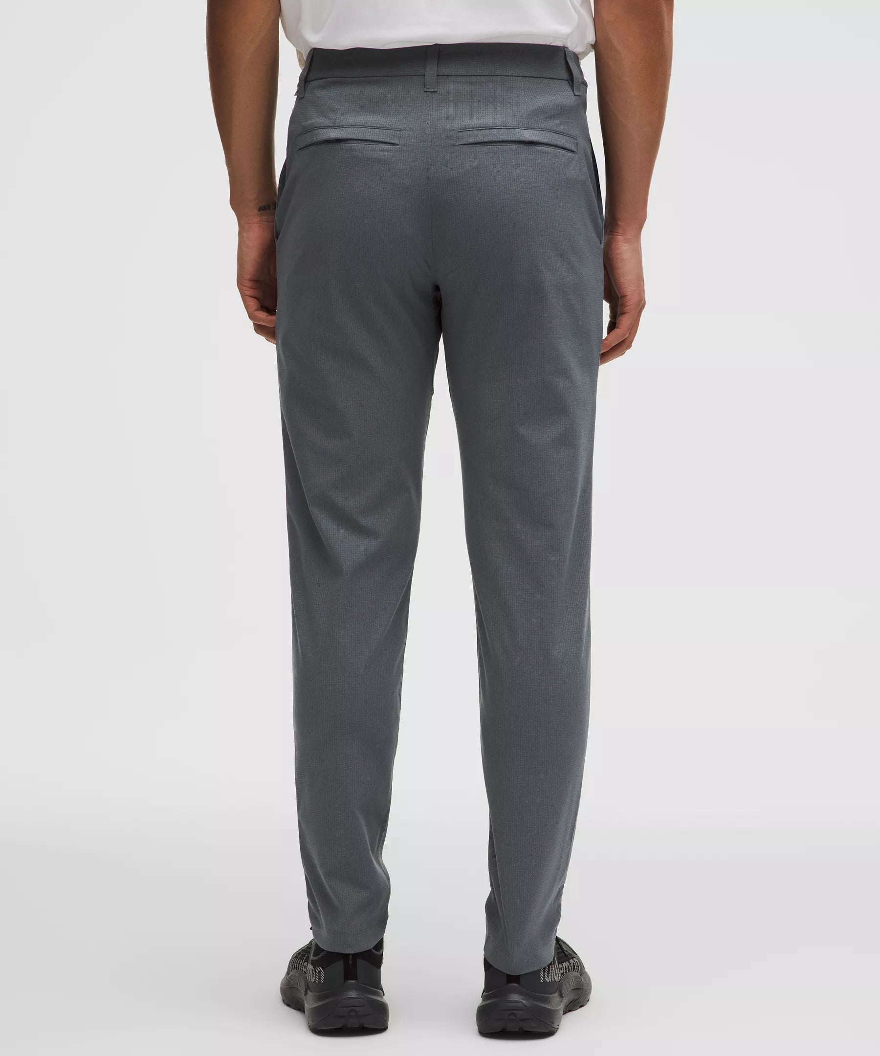 Pantalón de corte ajustado