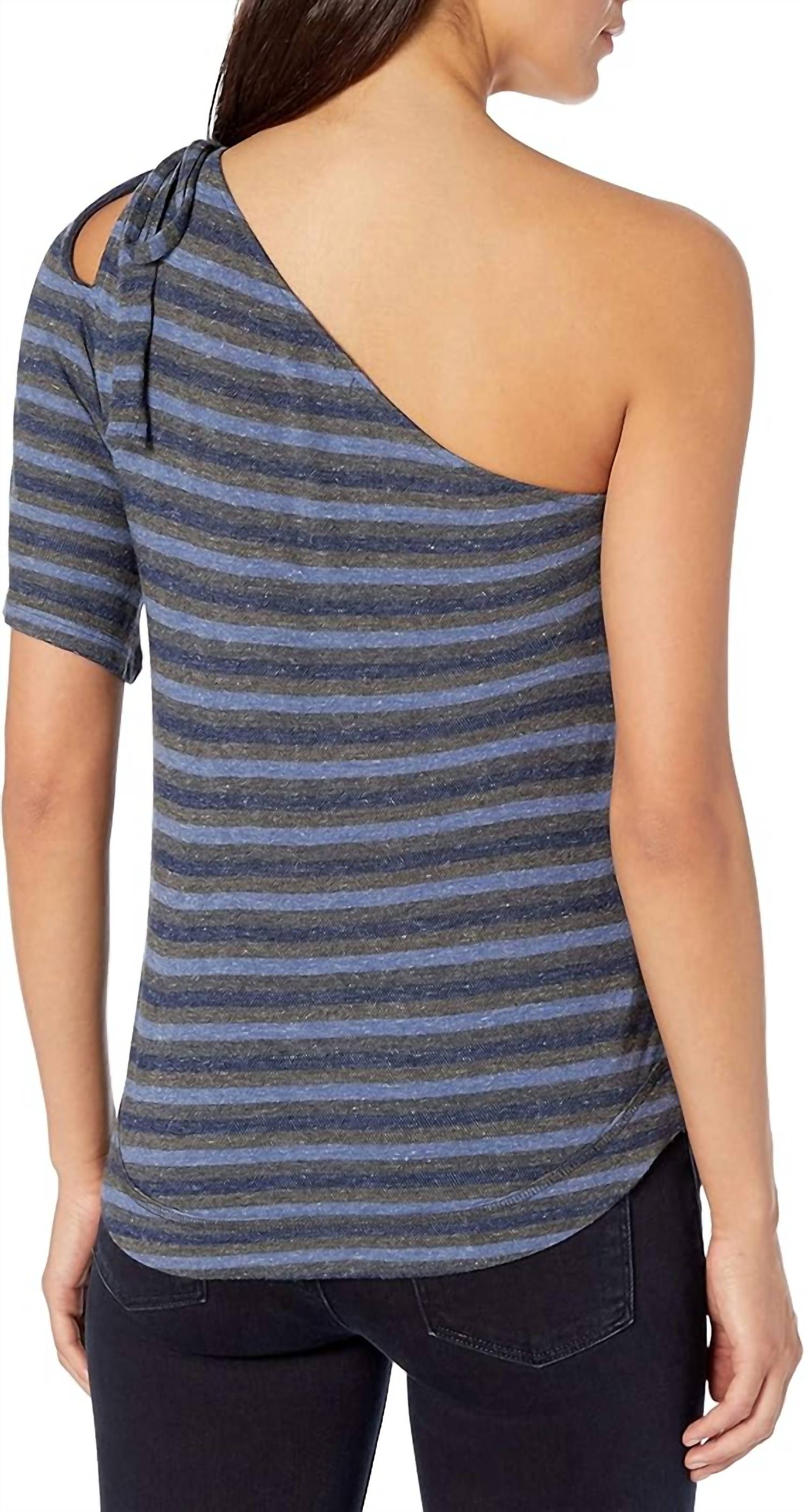 Top a rayas color azul