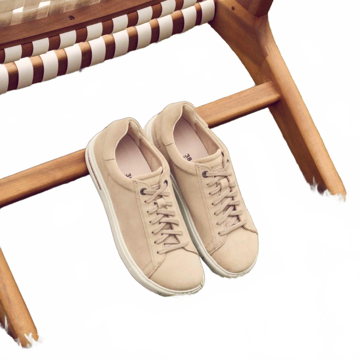 Tenis de mujer de gamuza