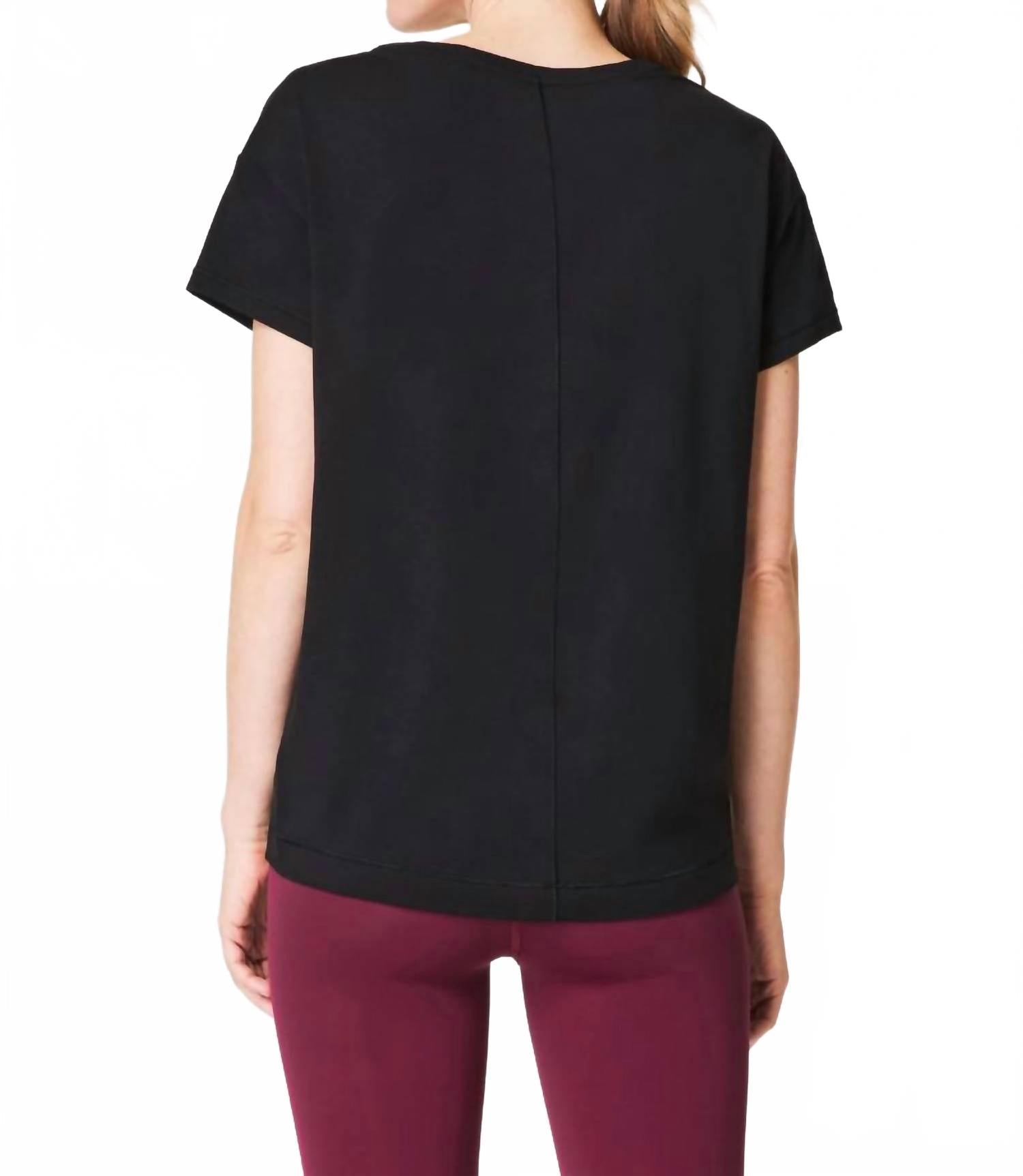 Camiseta color negro