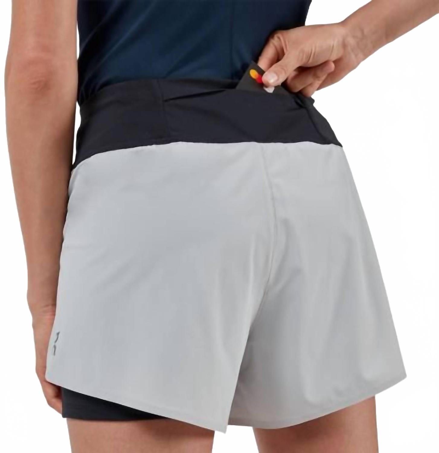 Short color negro