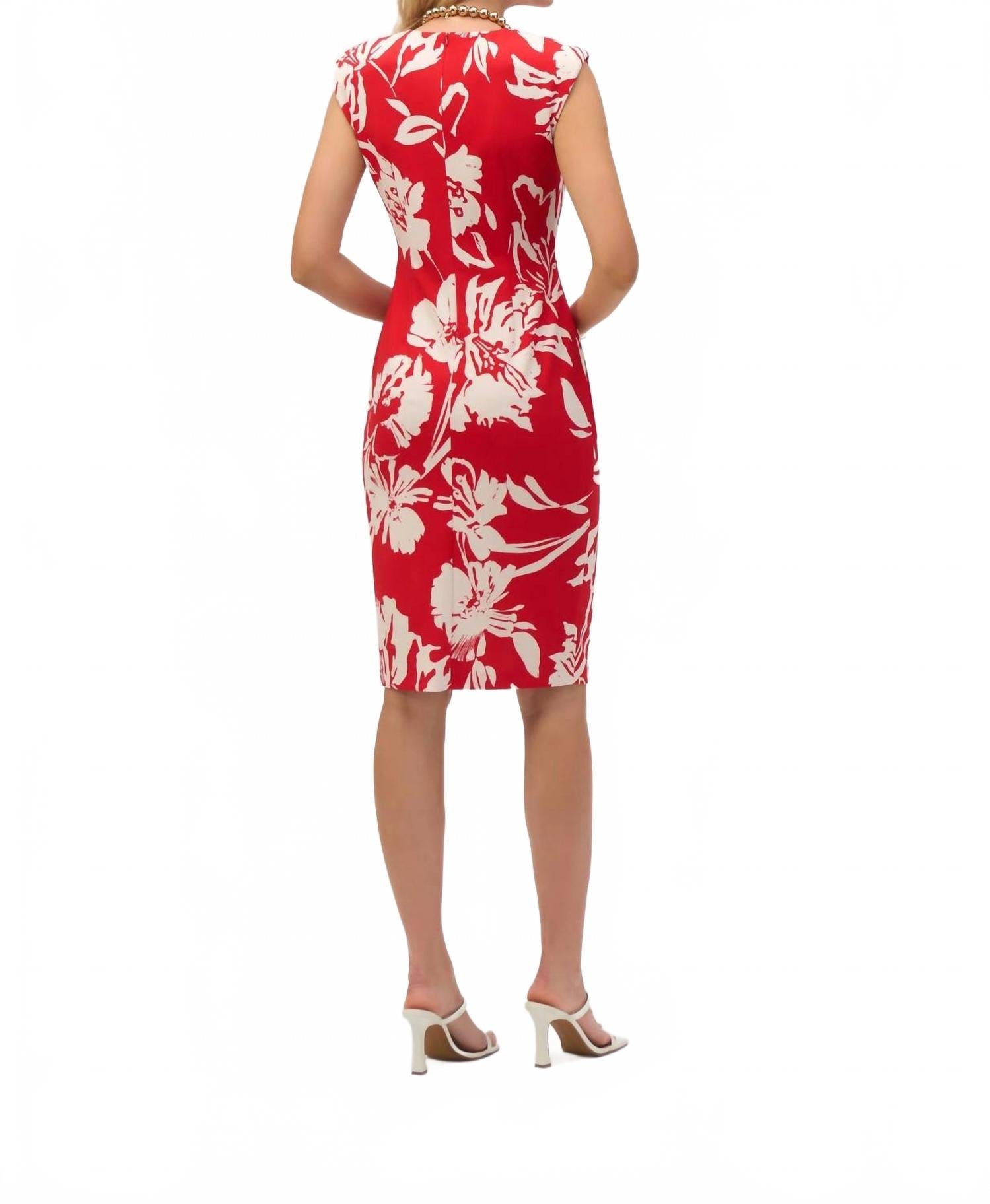 Vestido con estampado floral color rojo y crema