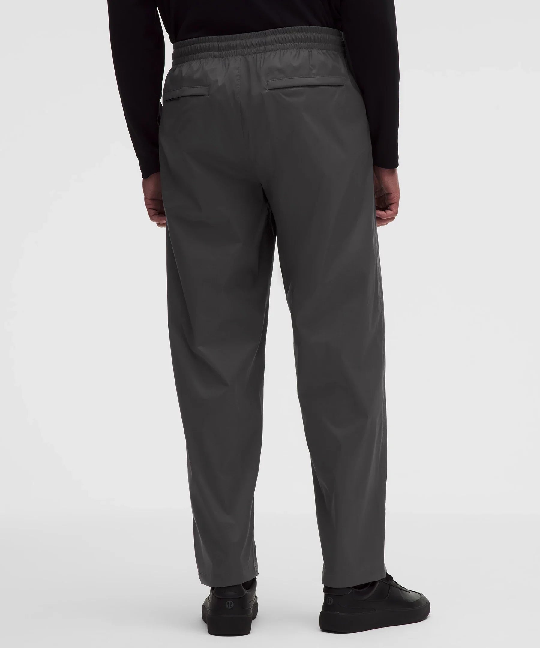 Pantalón de corte amplio