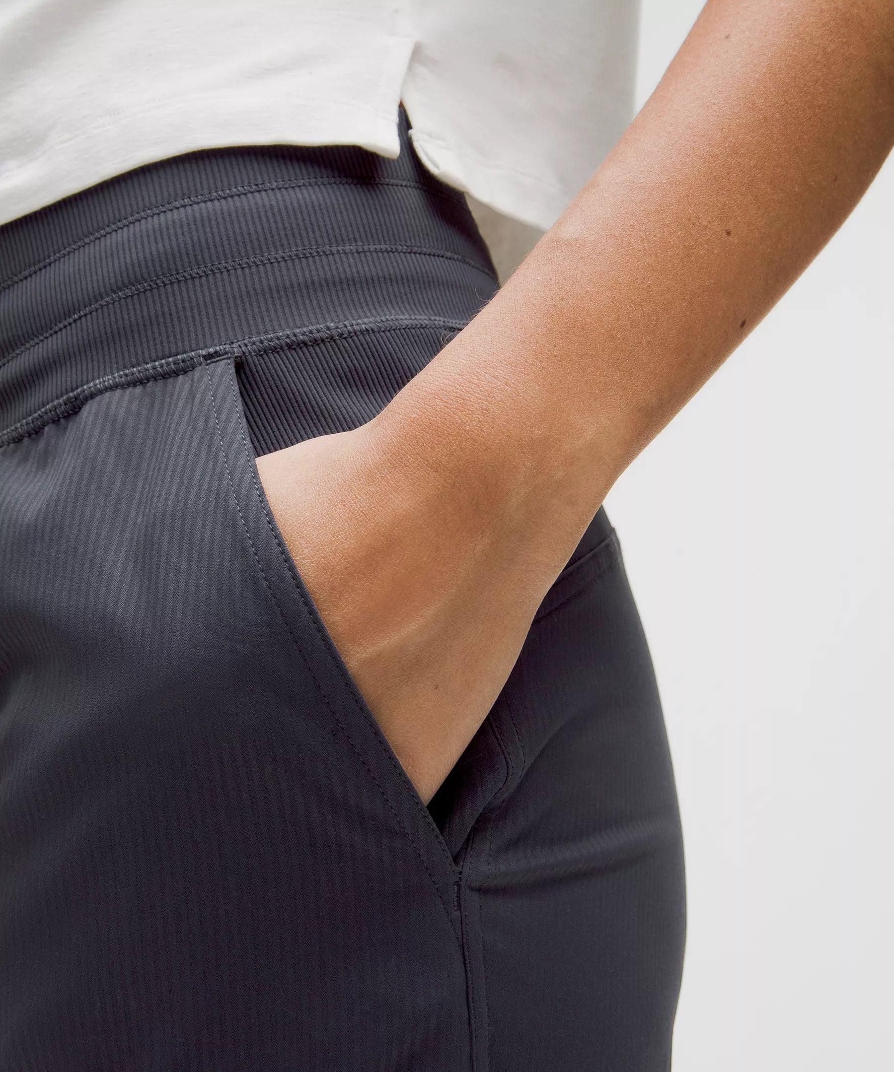 Pantalón deportivo de tiro medio