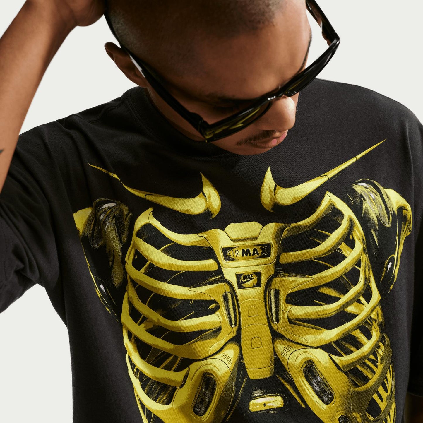 Camiseta color negro