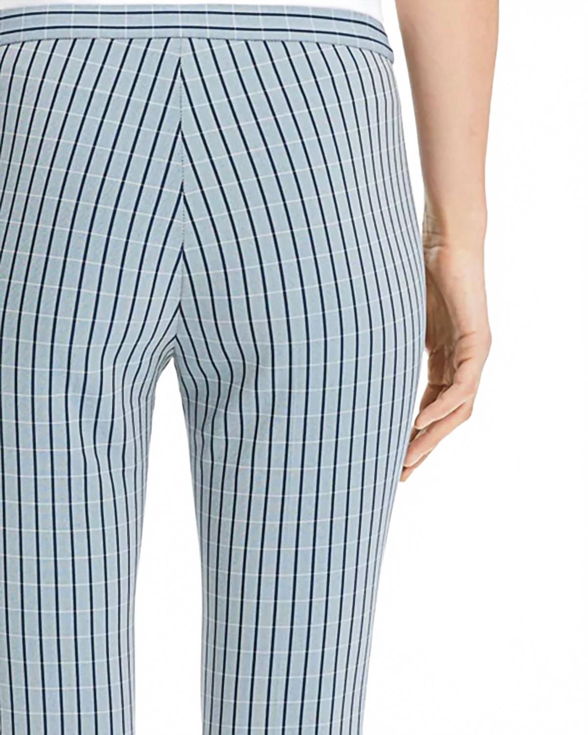 Pantalón de corte ajustado a rayas color azul marino