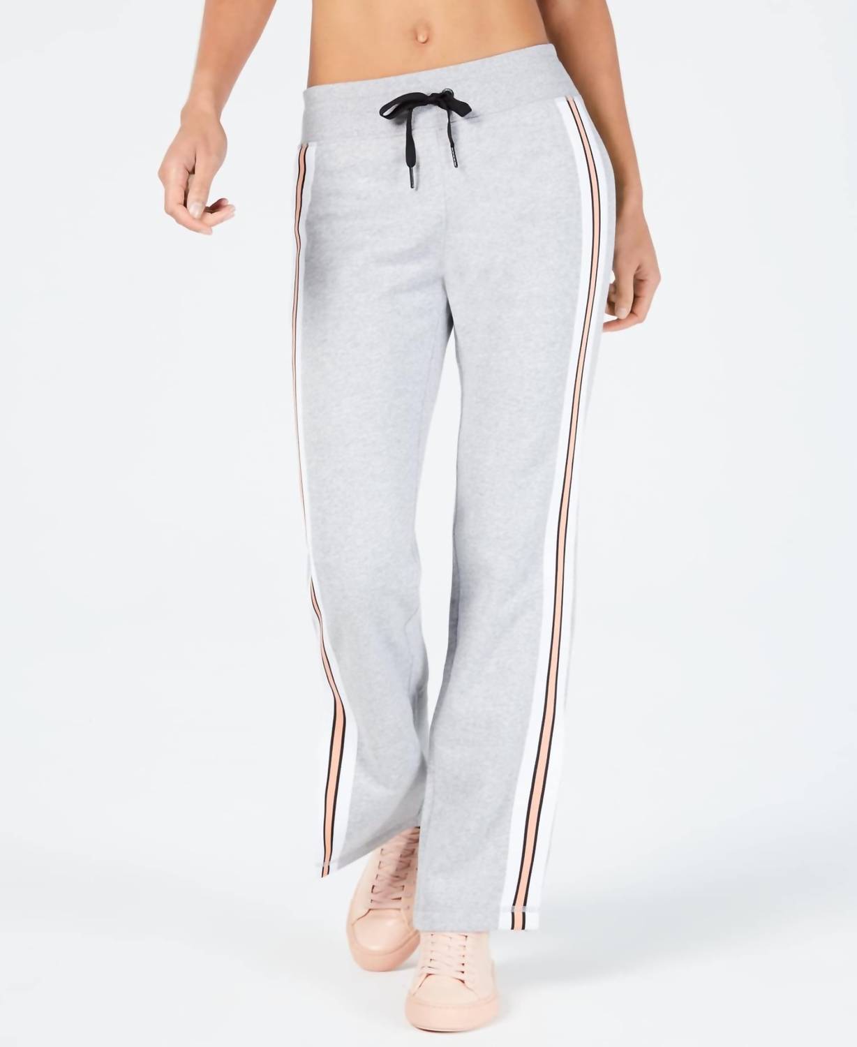 Pantalón a rayas color gris