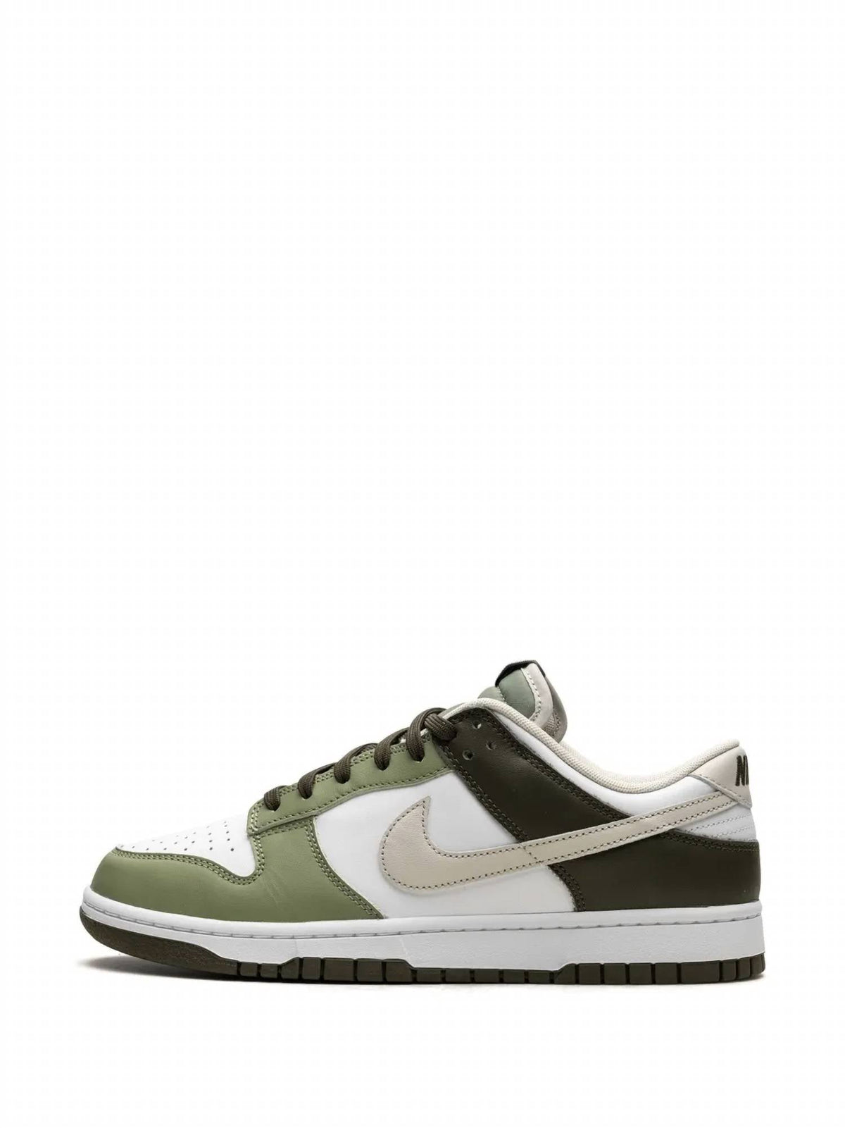 Tenis de hombre color verde