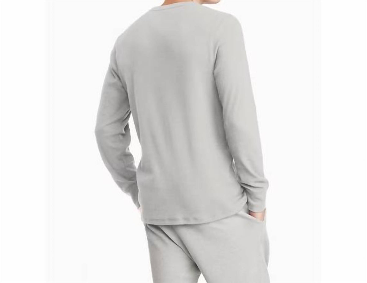 Camiseta con botones de manga larga color gris