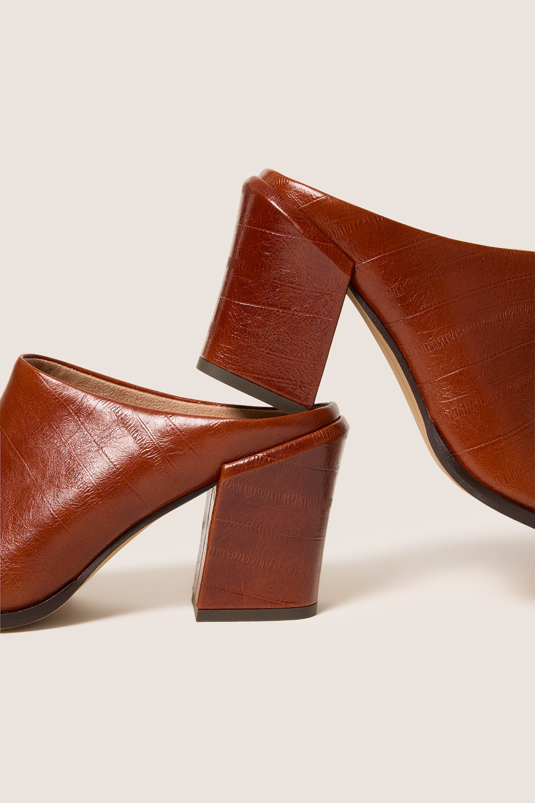 Zapatos destalonados de mujer