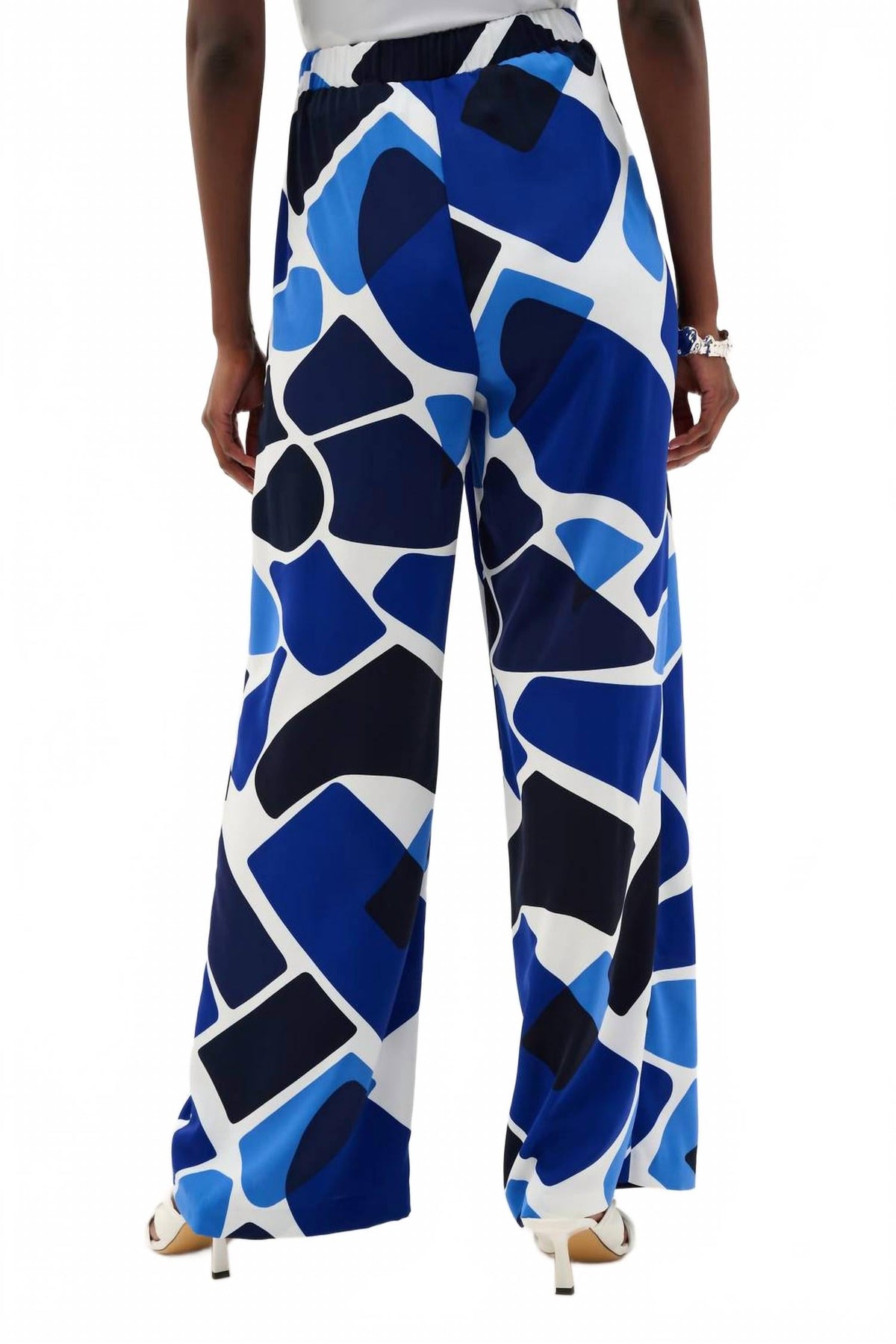 Pantalón color blanco y azul