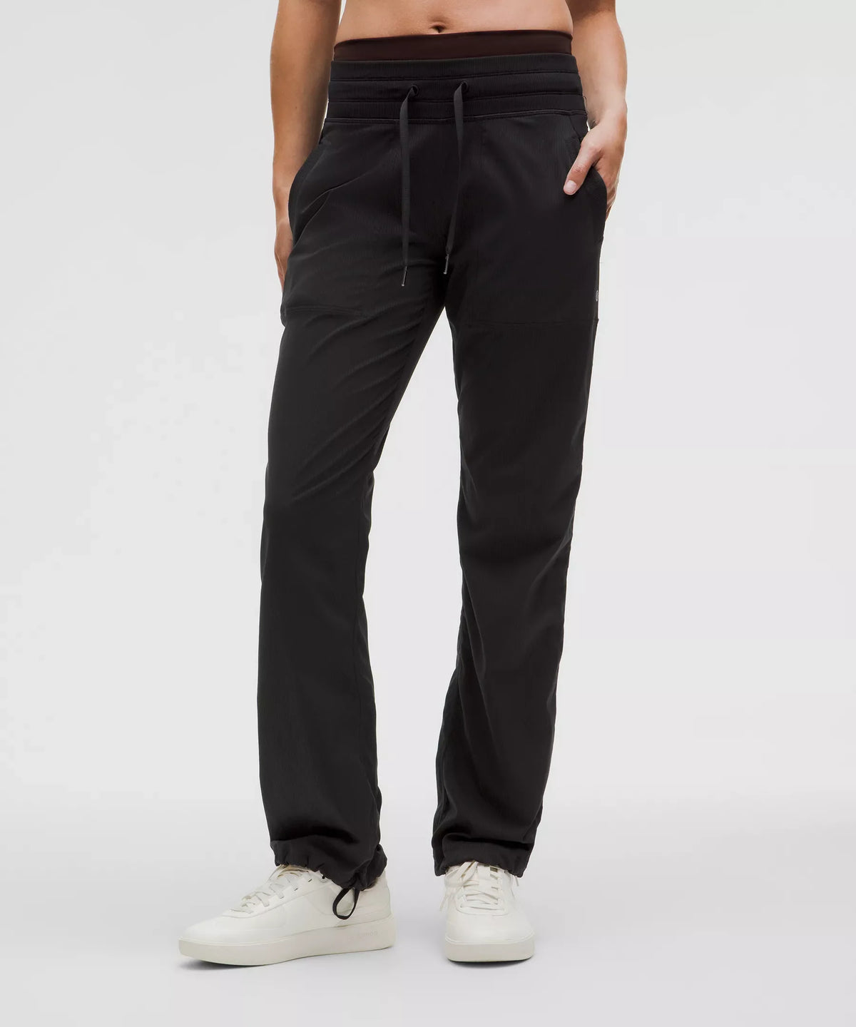 Pantalón de tiro medio
