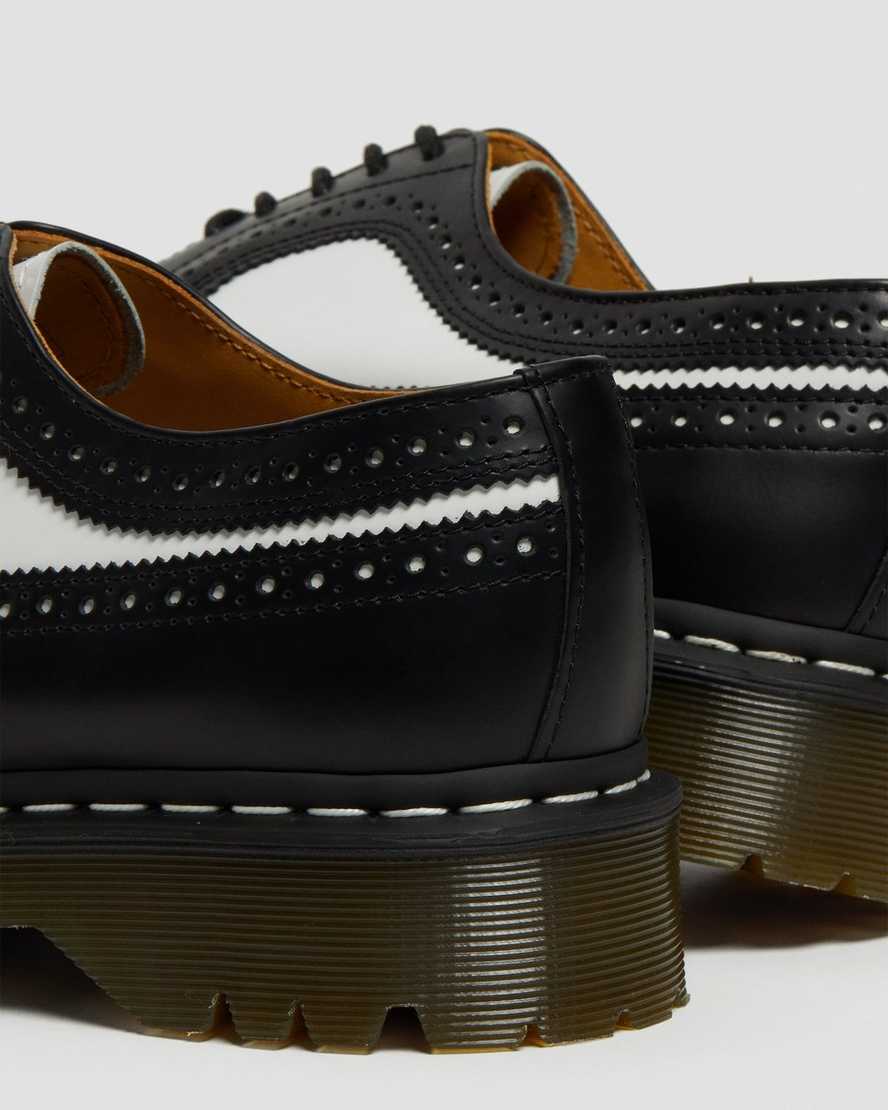 Zapatos de cordones de cuero