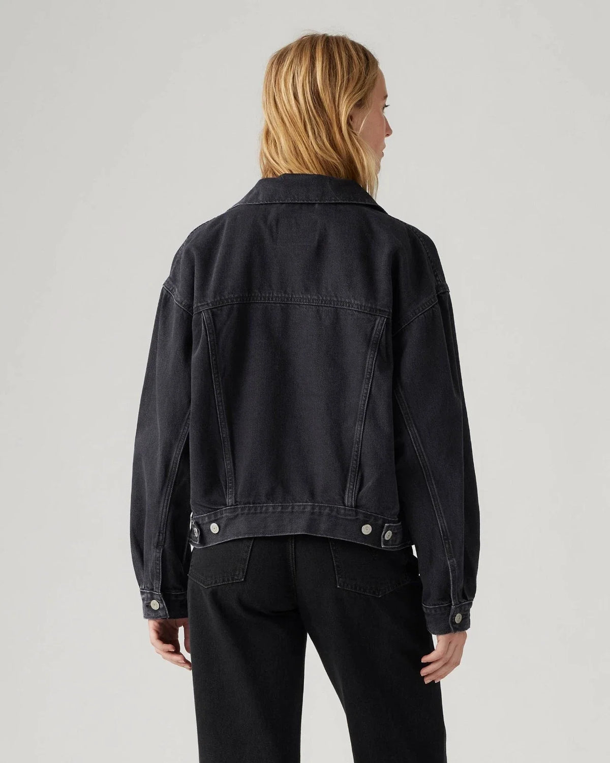 Chaqueta de mujer de mezclilla de manga larga color negro