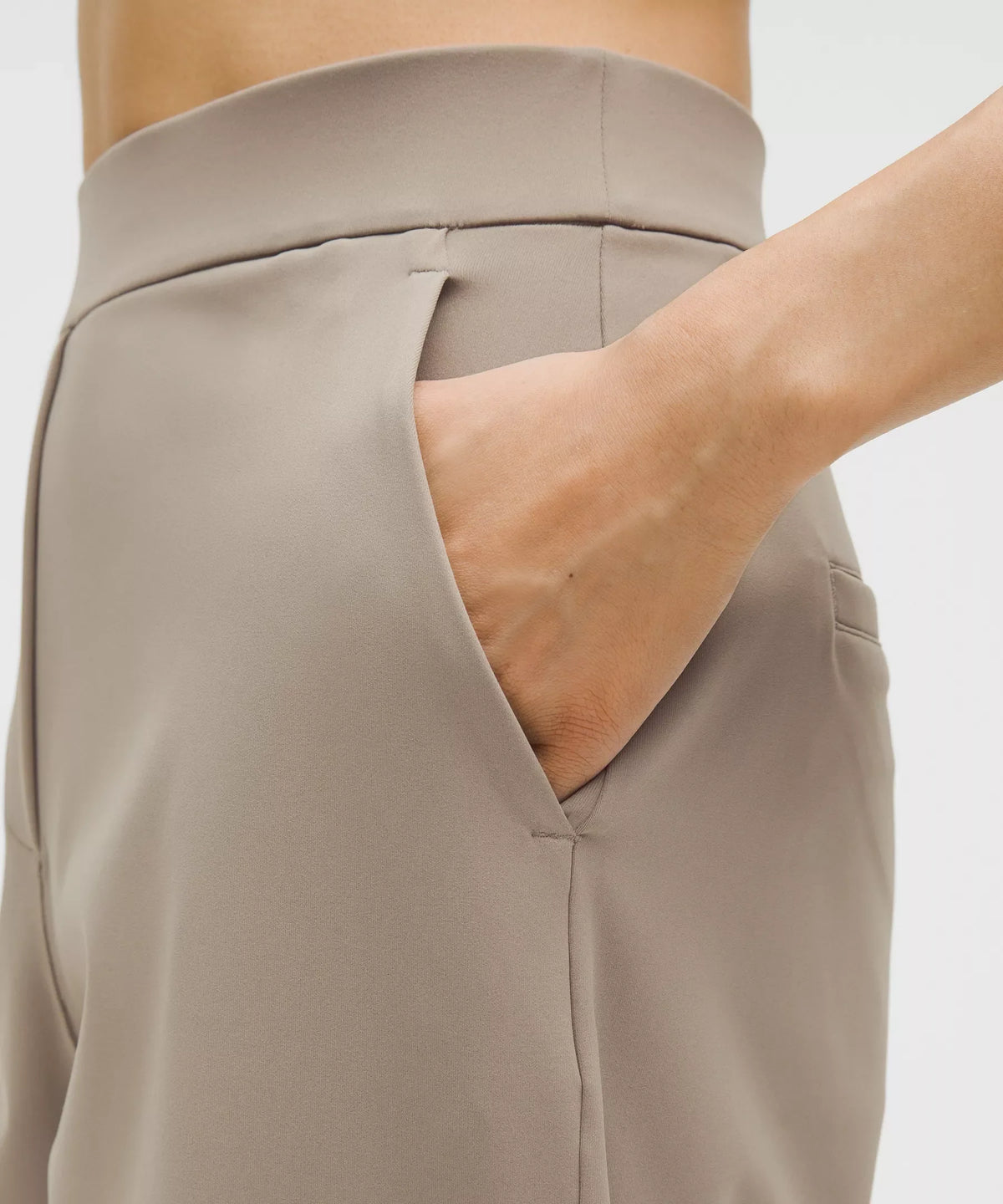Pantalón de tiro alto