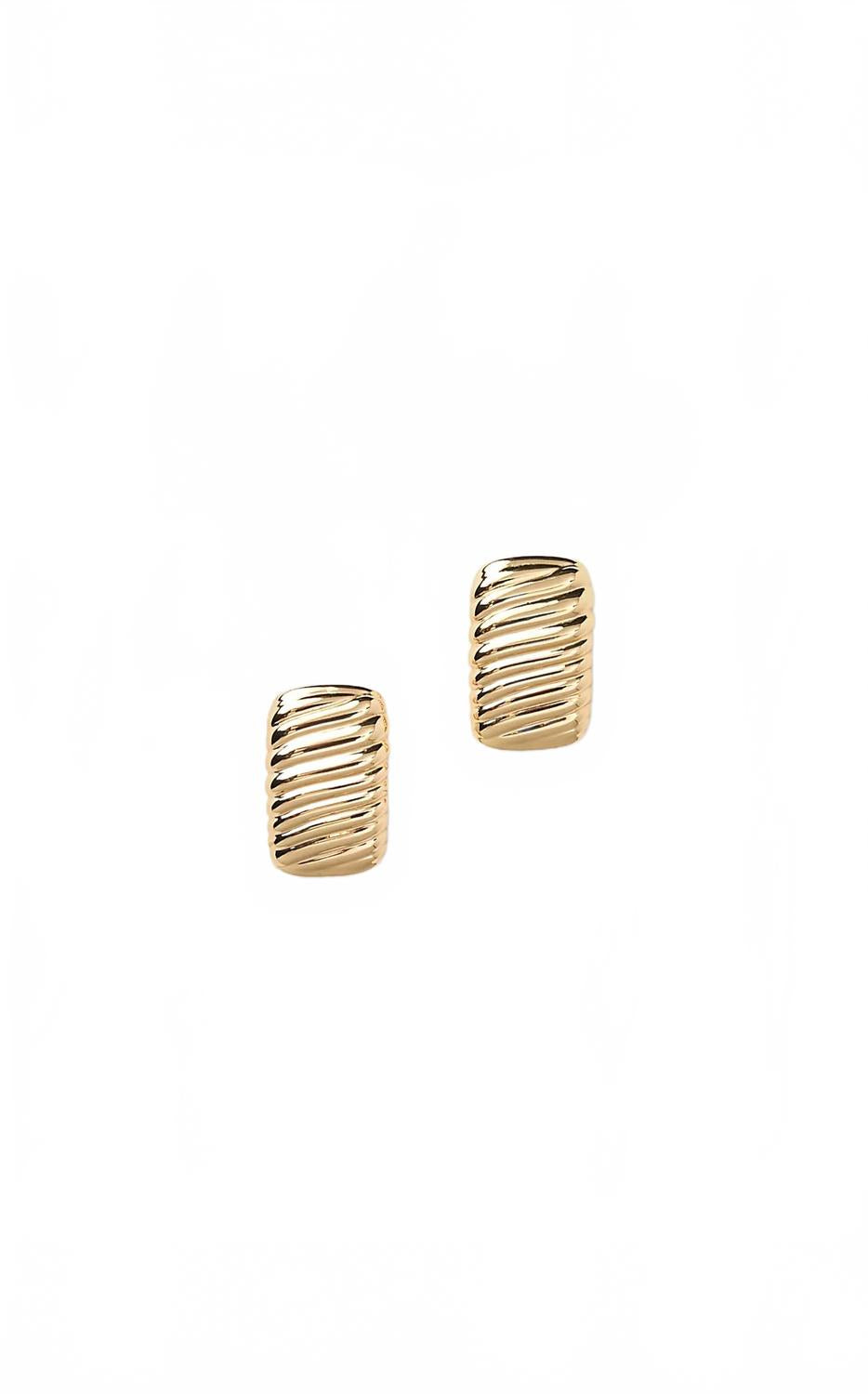 Aretes color dorado