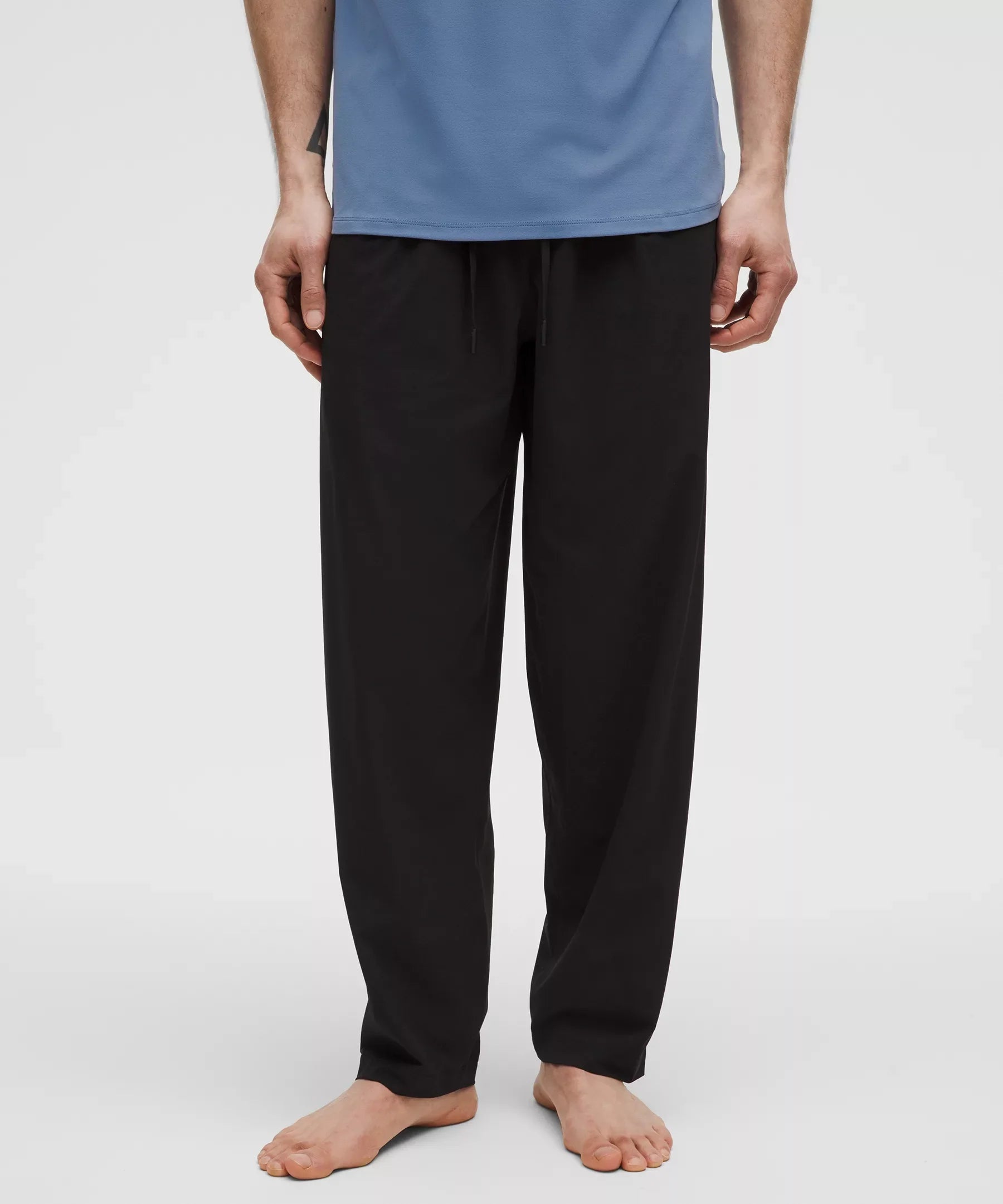 Pantalón de corte amplio