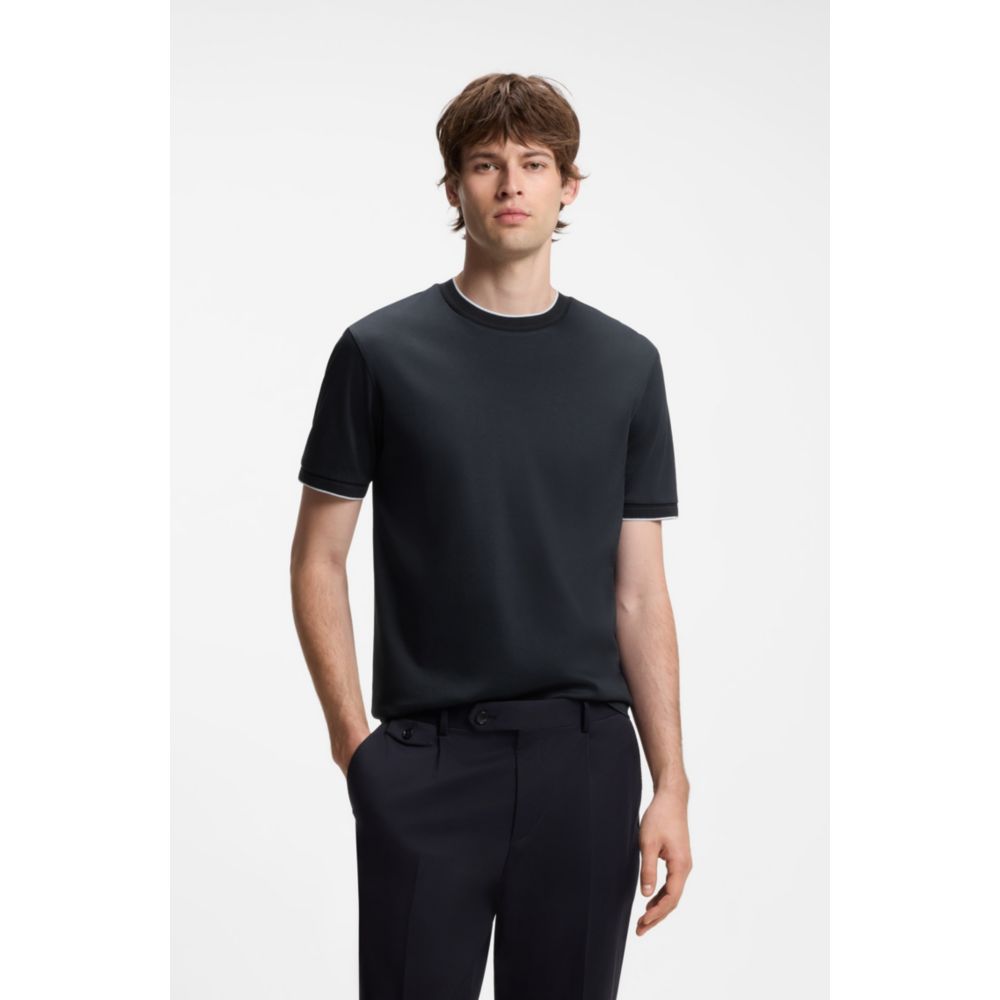 Camiseta de algodón con cuello redondo de corte ajustado
