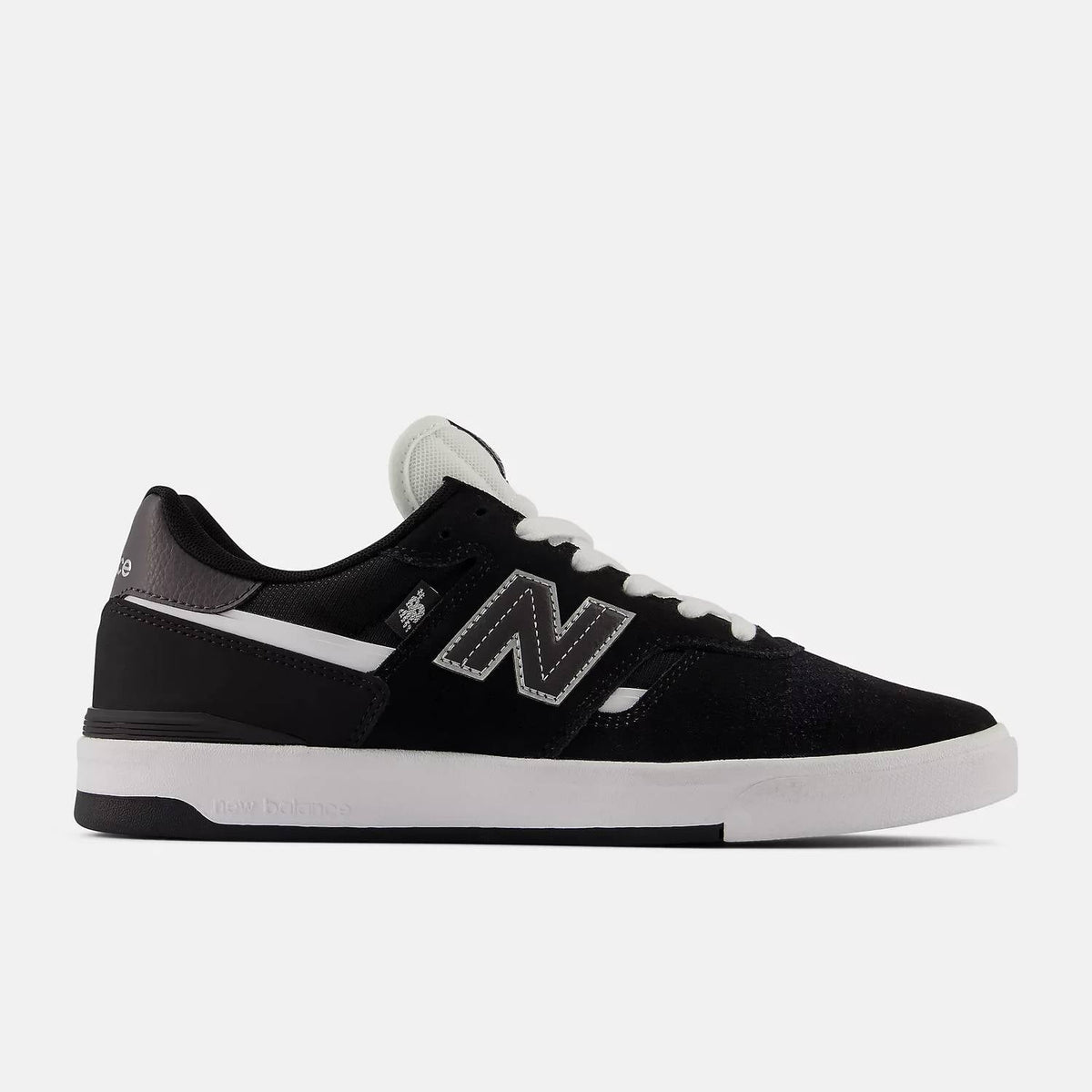 Tenis de hombre color negro y blanco