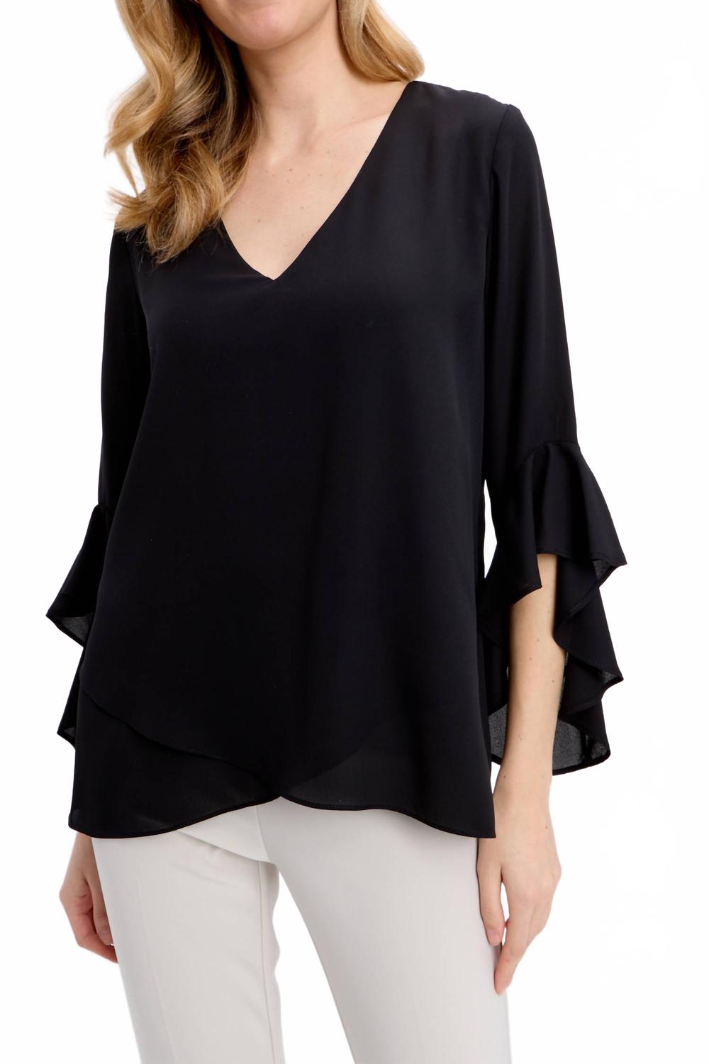 Top con cuello en V color negro