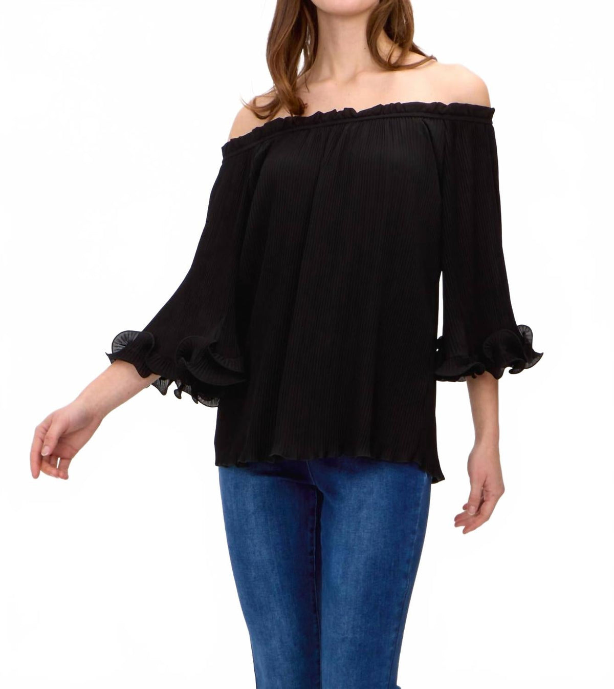 Top con hombros descubiertos color negro