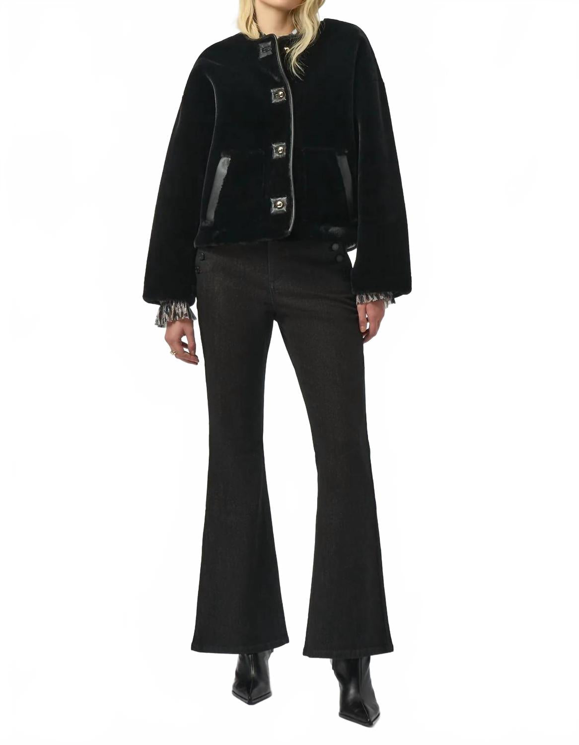 Chaqueta con cuello redondo color negro