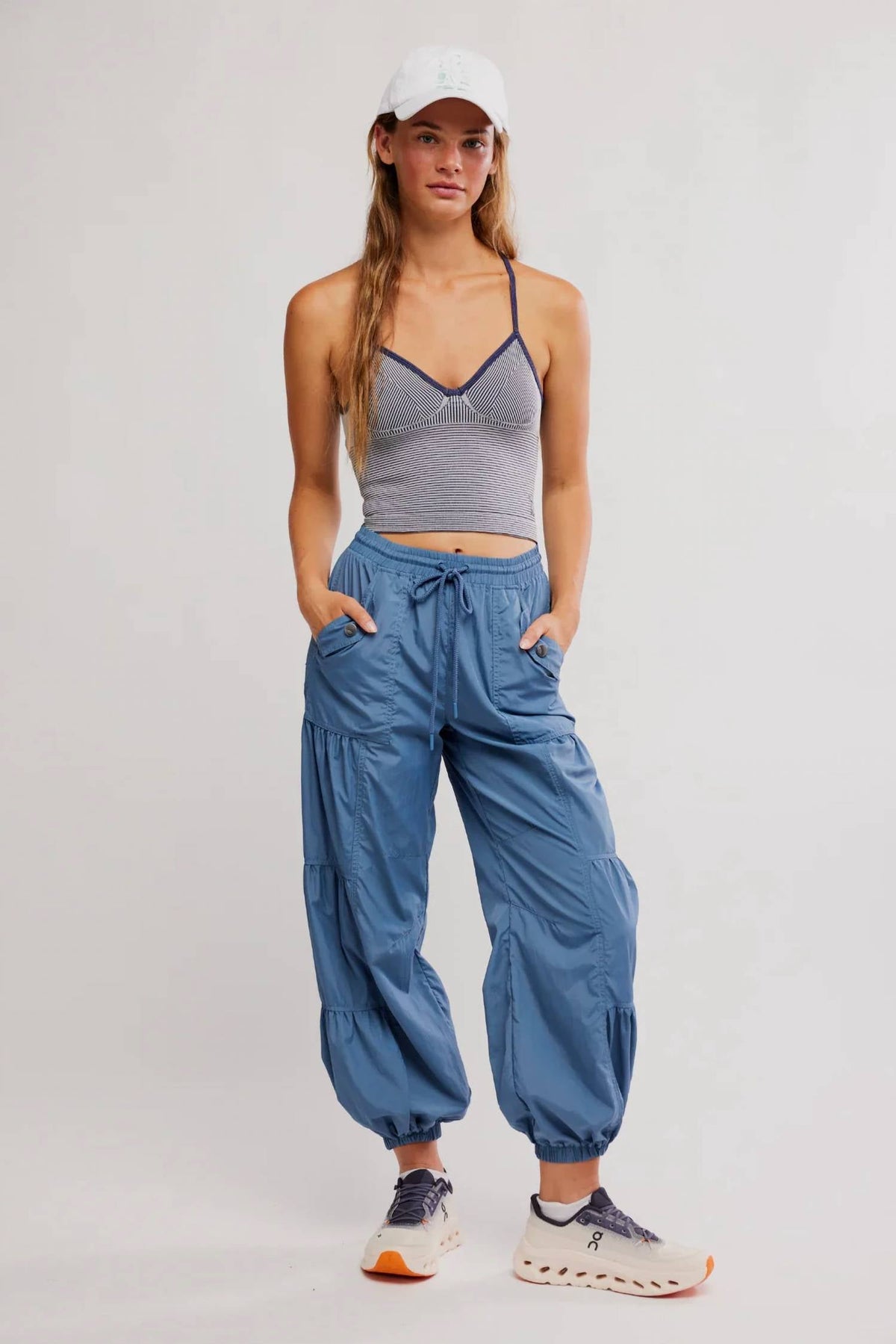Top con pliegues color azul marino