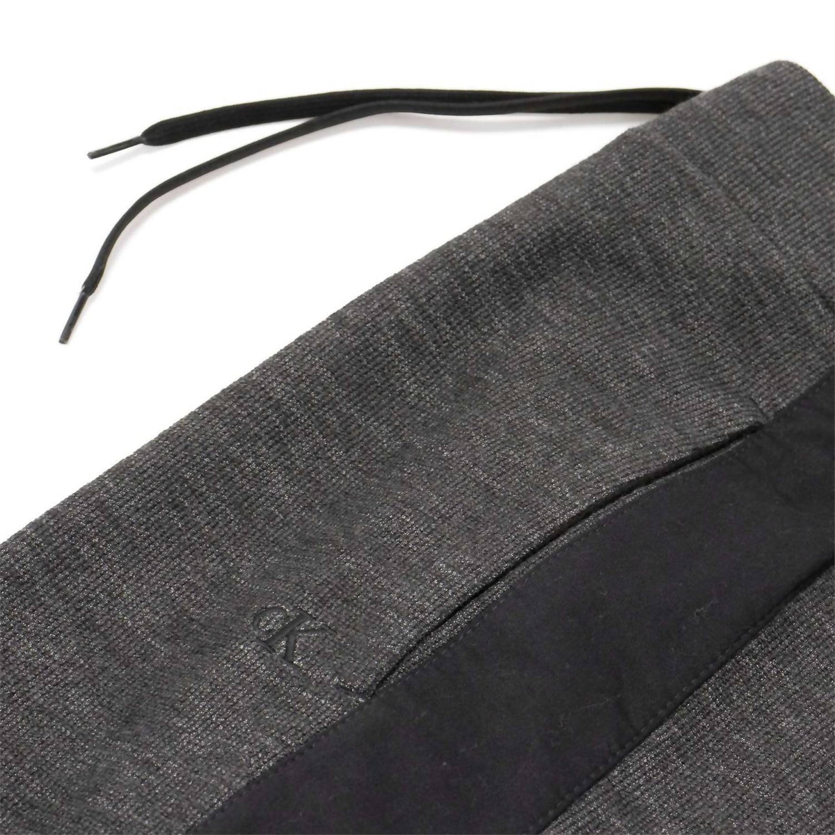 Pantalón deportivo de hombre color negro