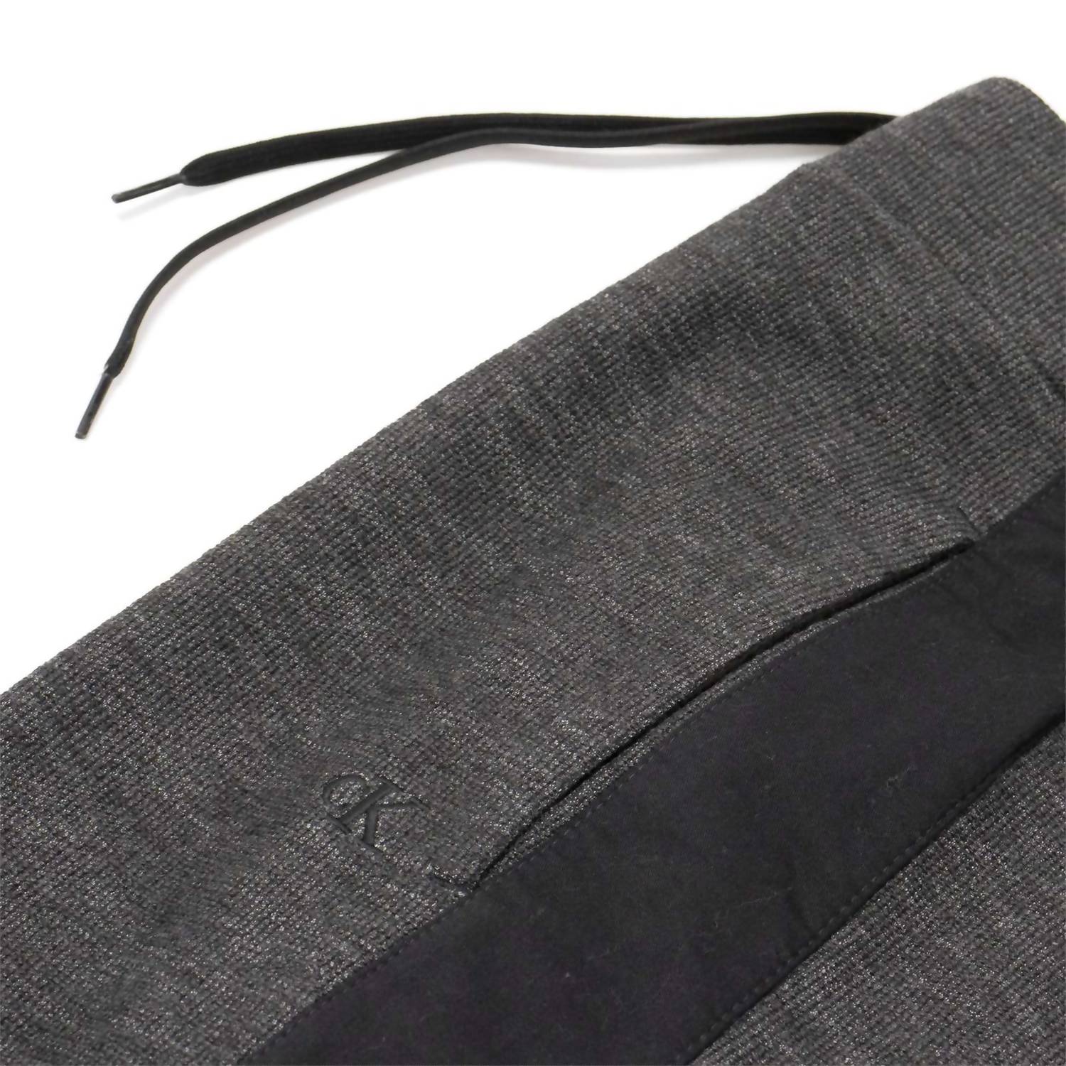 Pantalón deportivo de hombre color negro