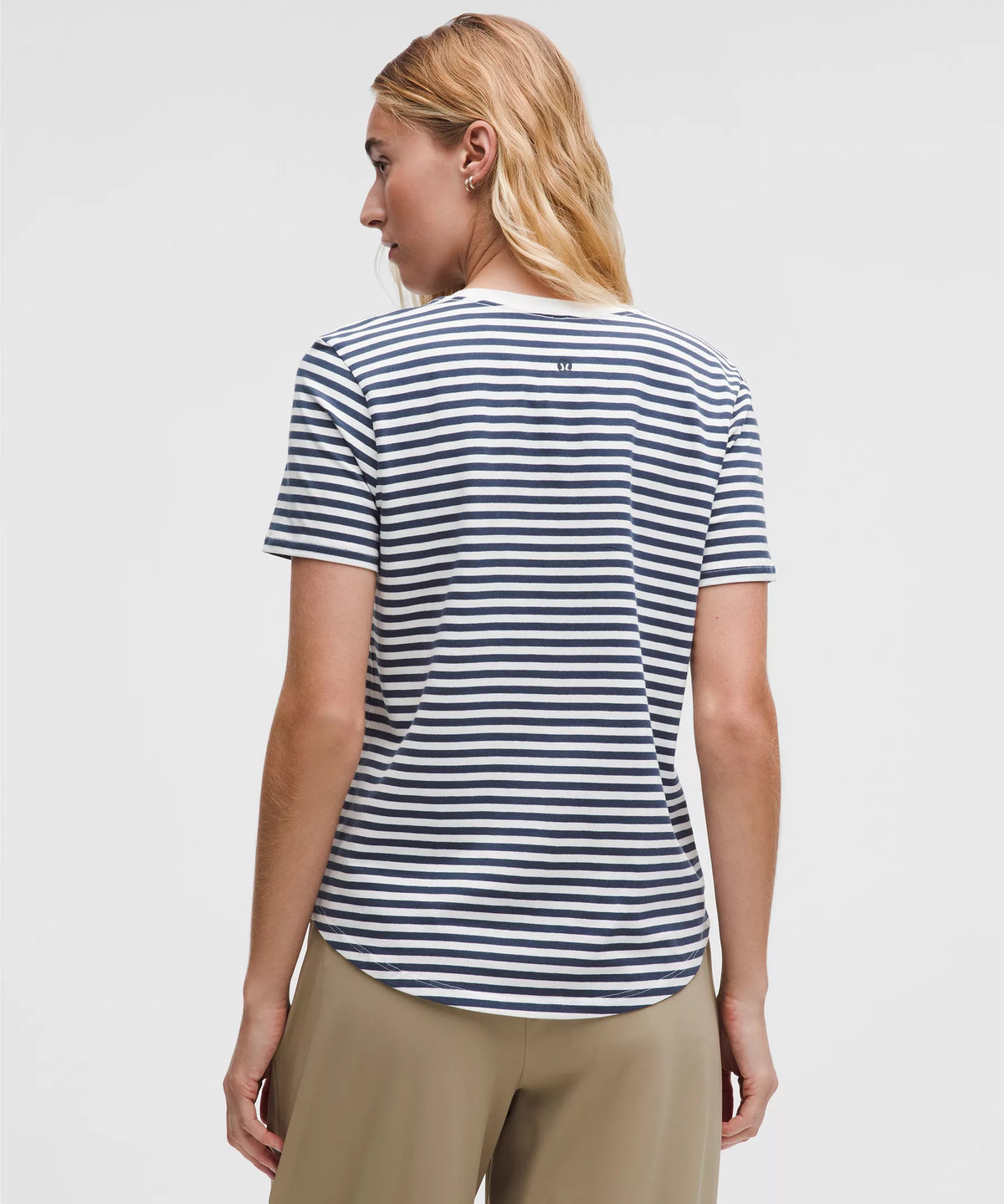 Camiseta con cuello en V