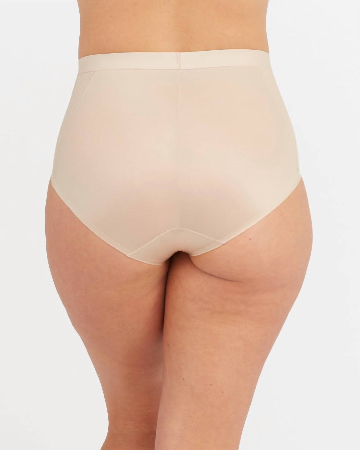 Ropa interior color beige