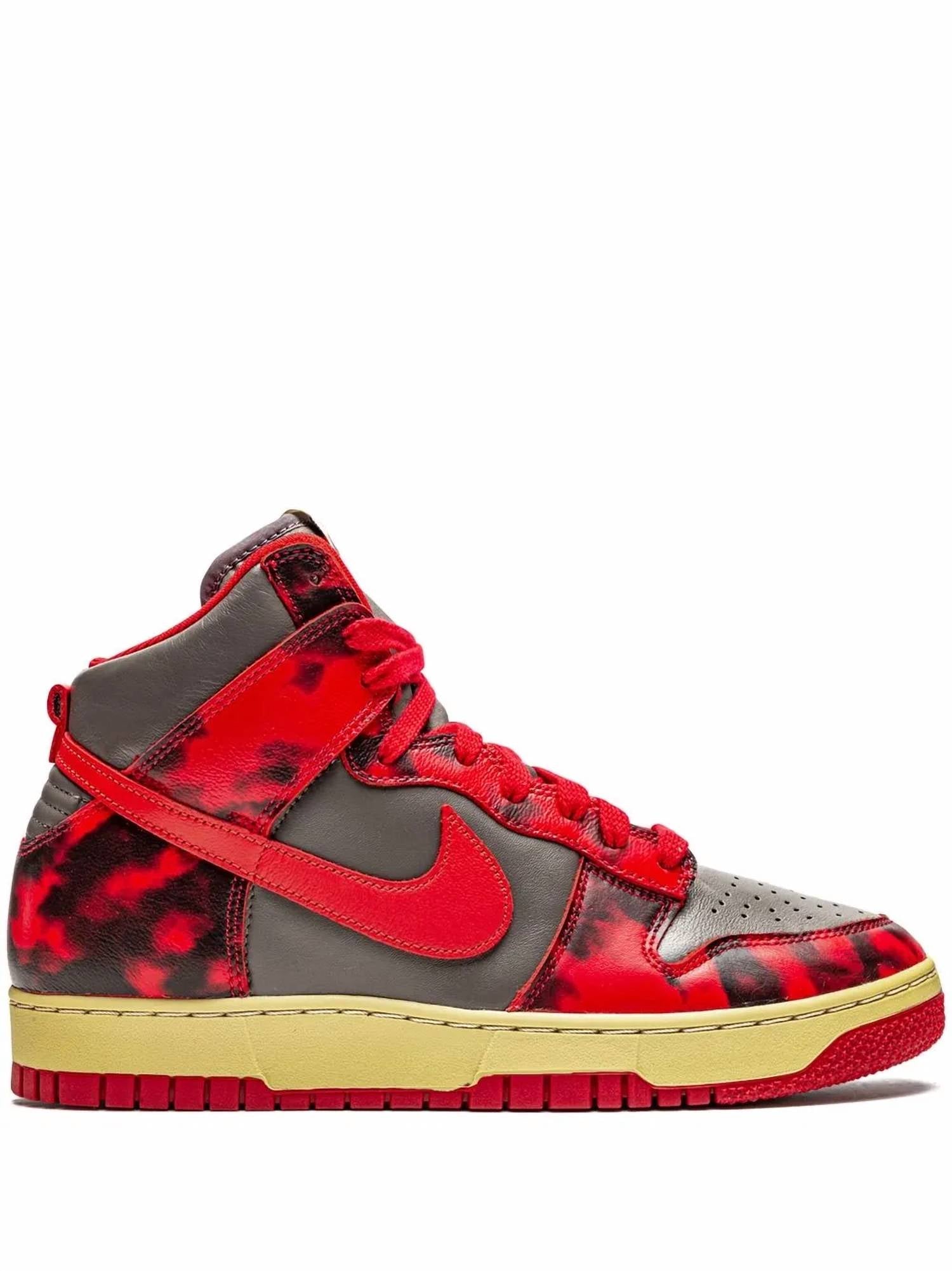 Tenis de hombre color rojo