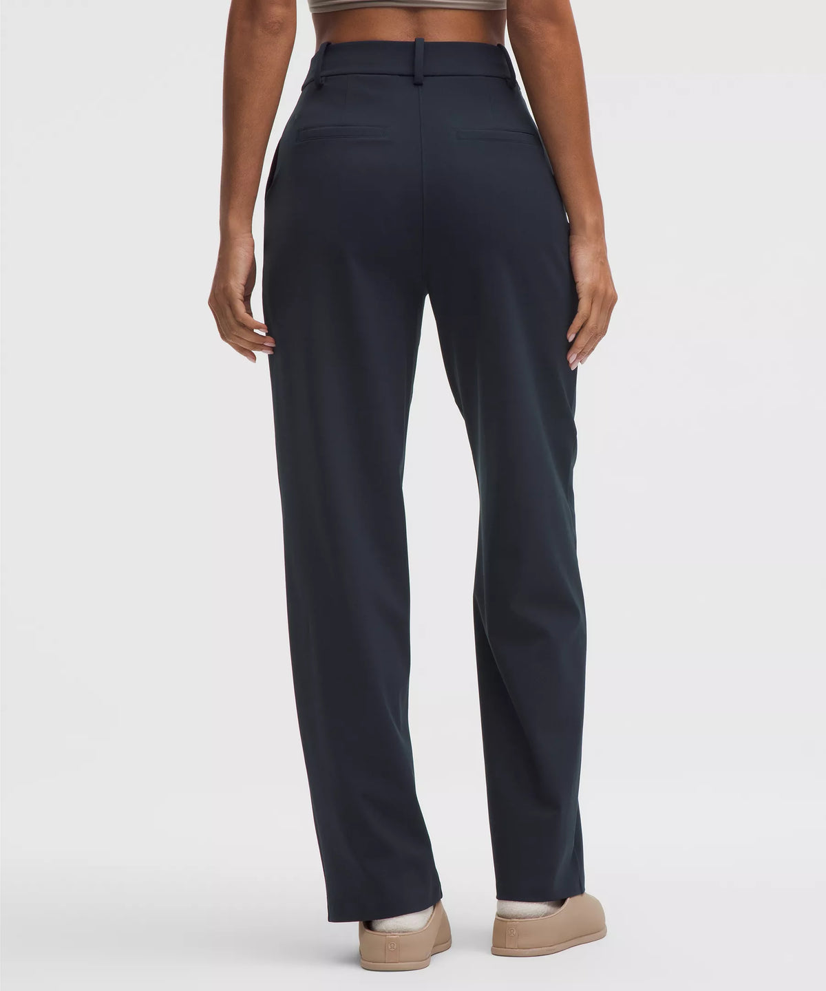 Pantalón de corte recto de tiro alto