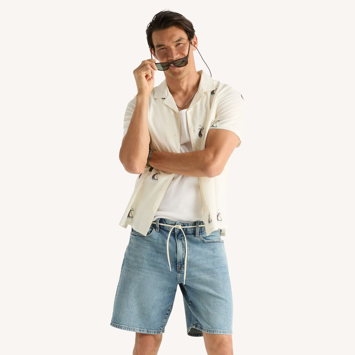 Camisa de hombre de manga corta con bordado