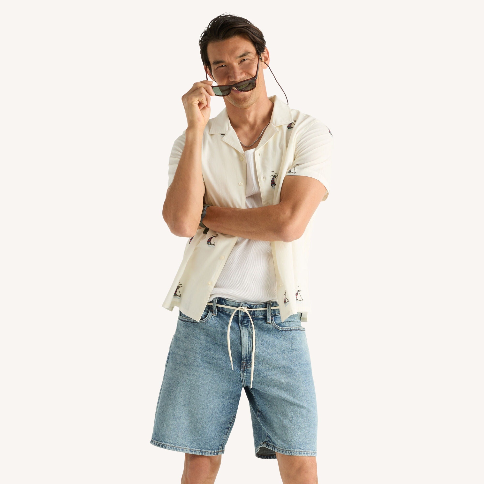 Camisa de hombre de manga corta con bordado