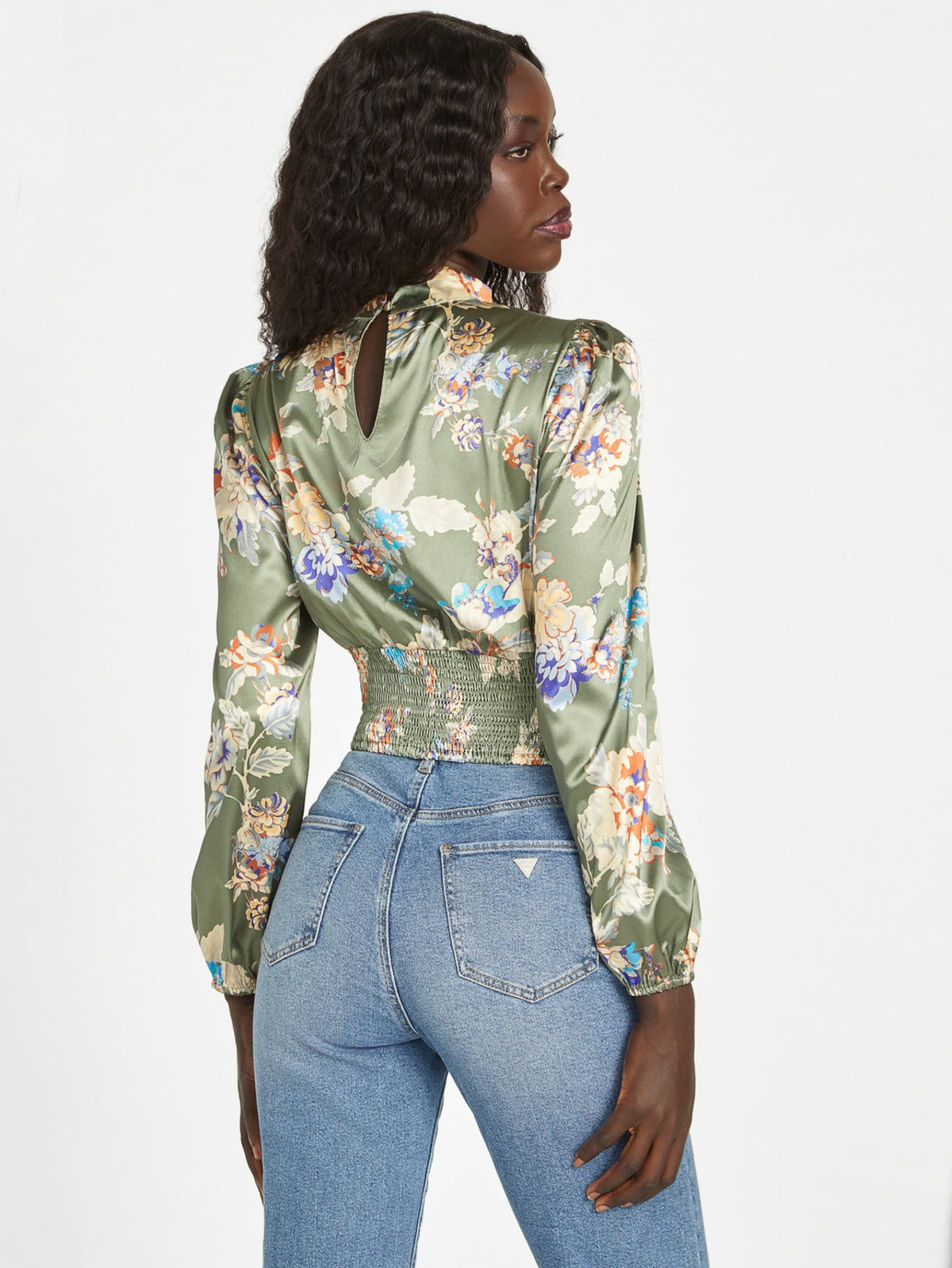 Top con cuello alto