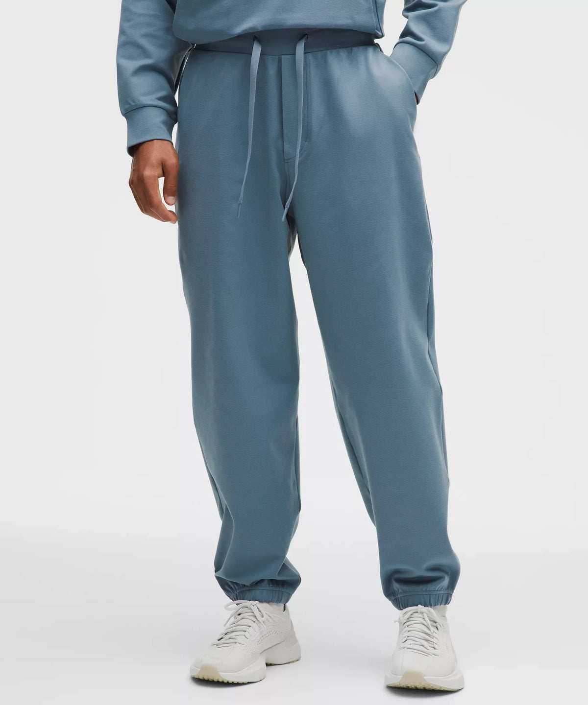 Pantalón deportivo de corte amplio