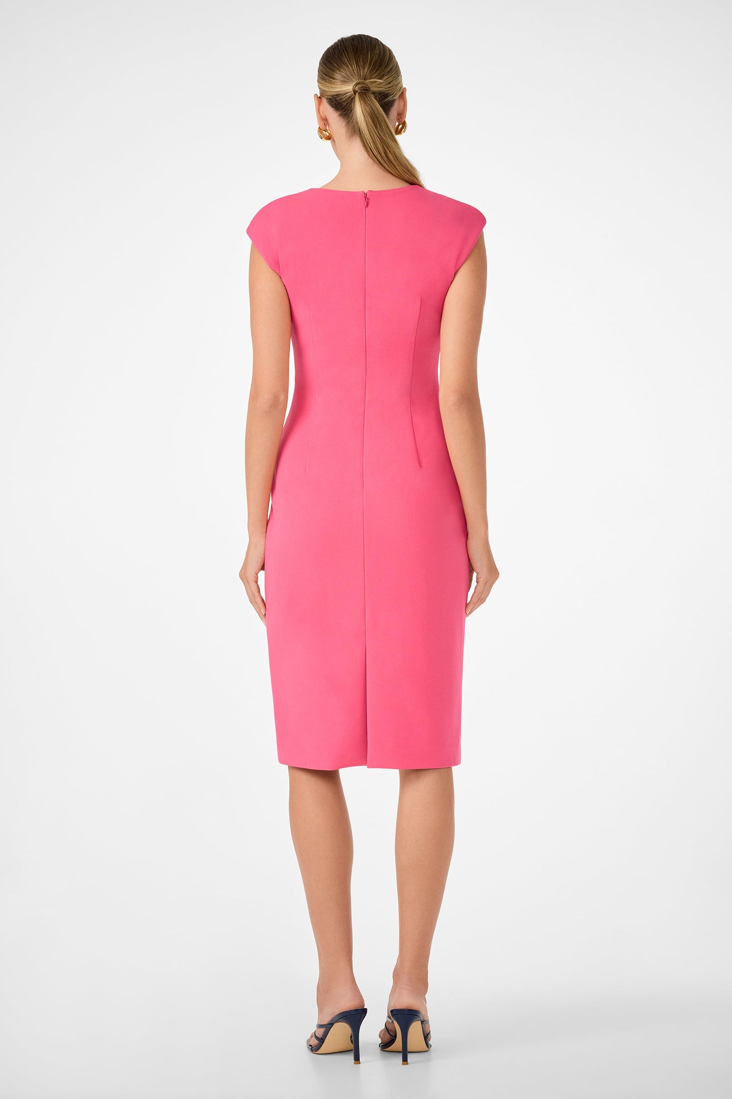Vestido midi con cuello en V