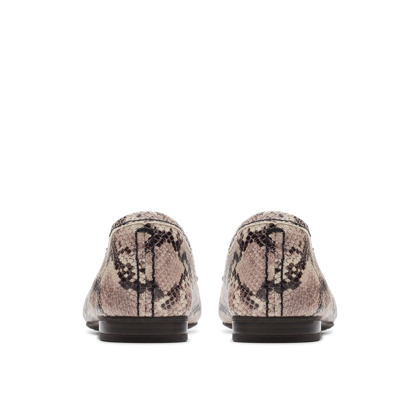 Calzado de cuero color beige