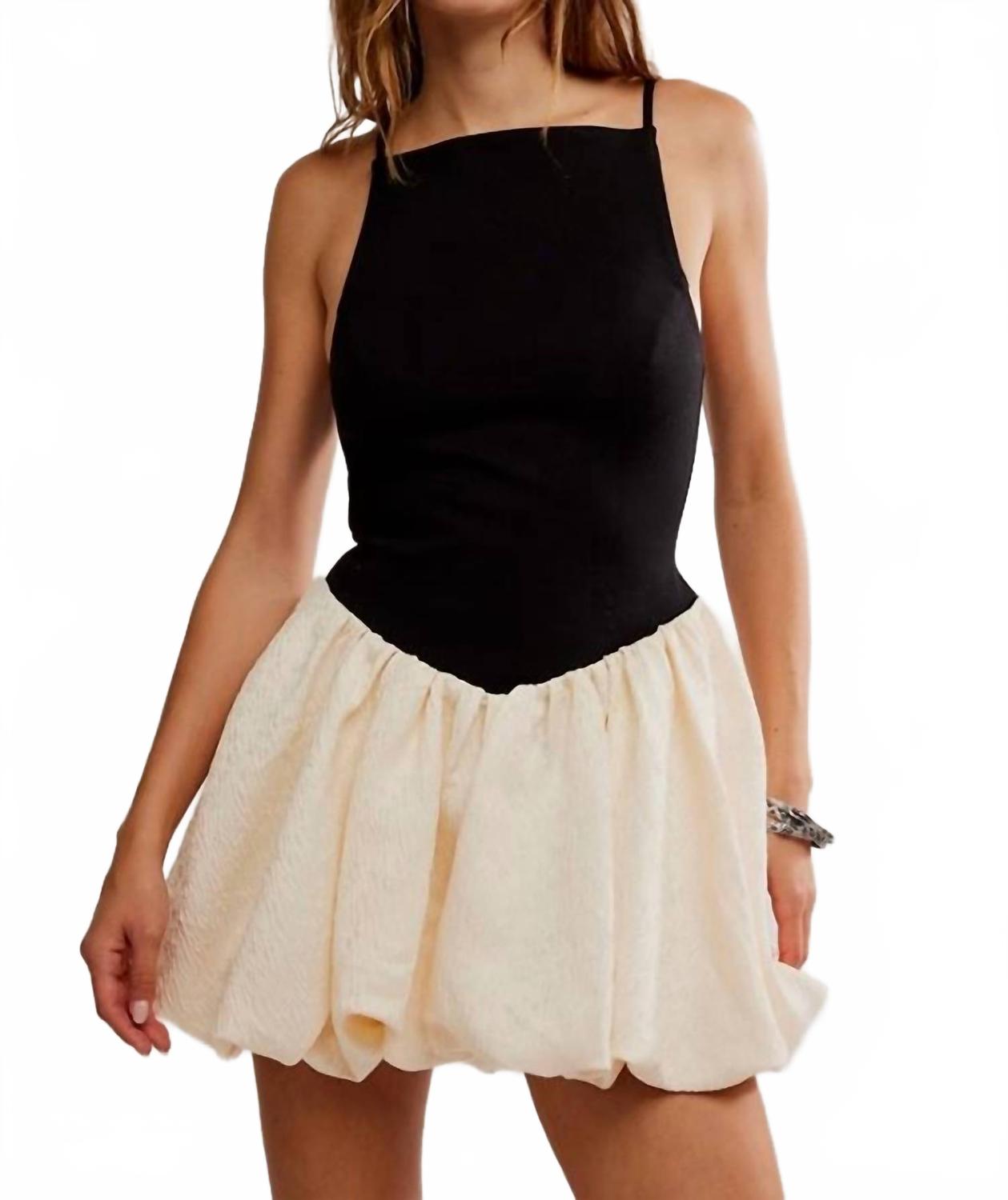 Vestido corto color negro