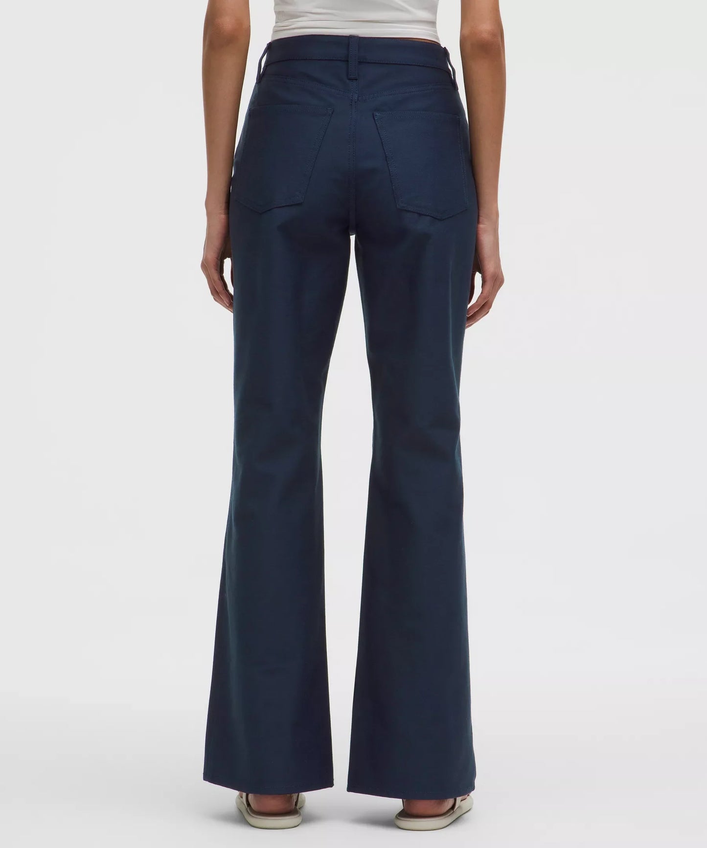 Pantalón de tiro alto