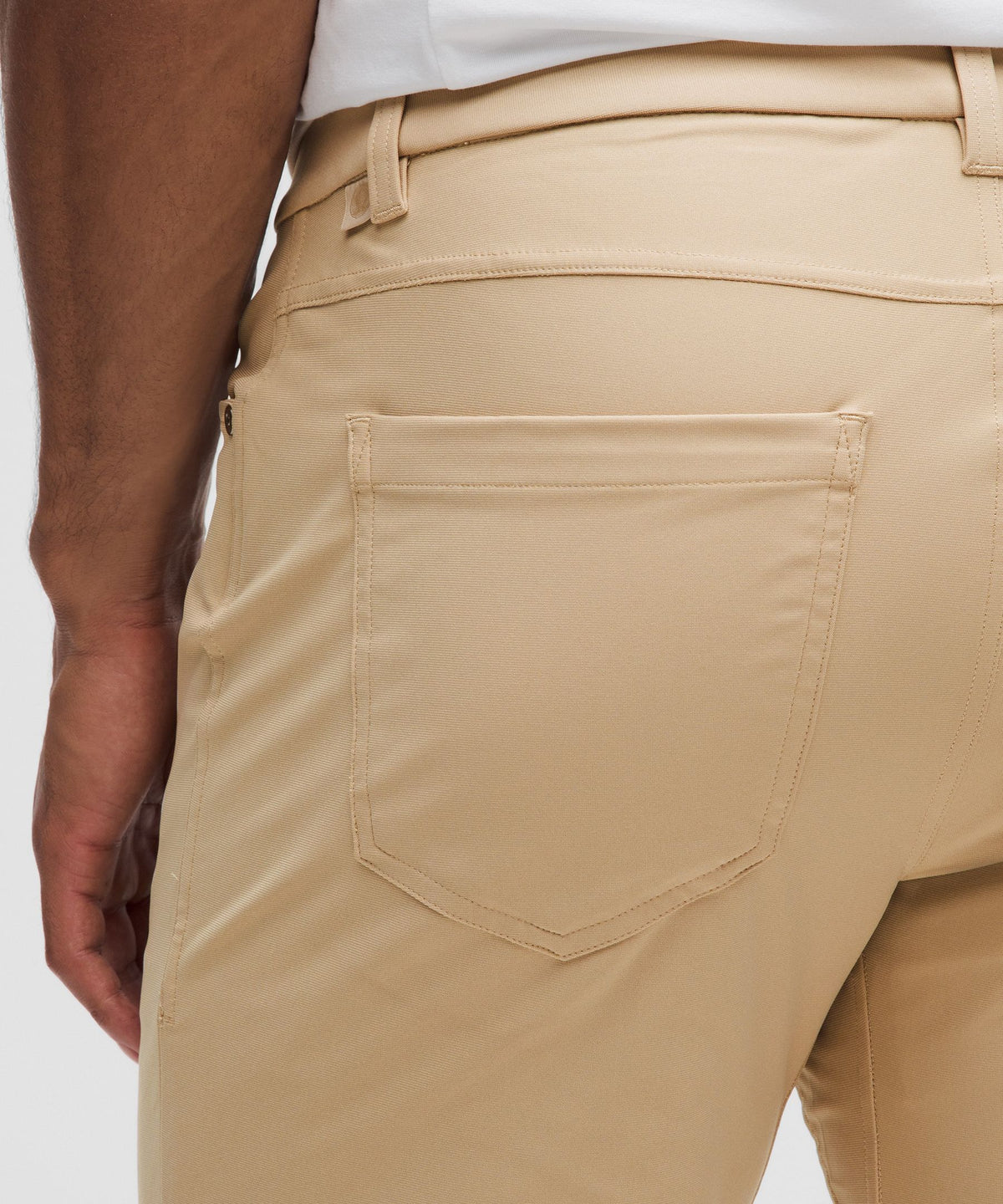Pantalón de corte ajustado