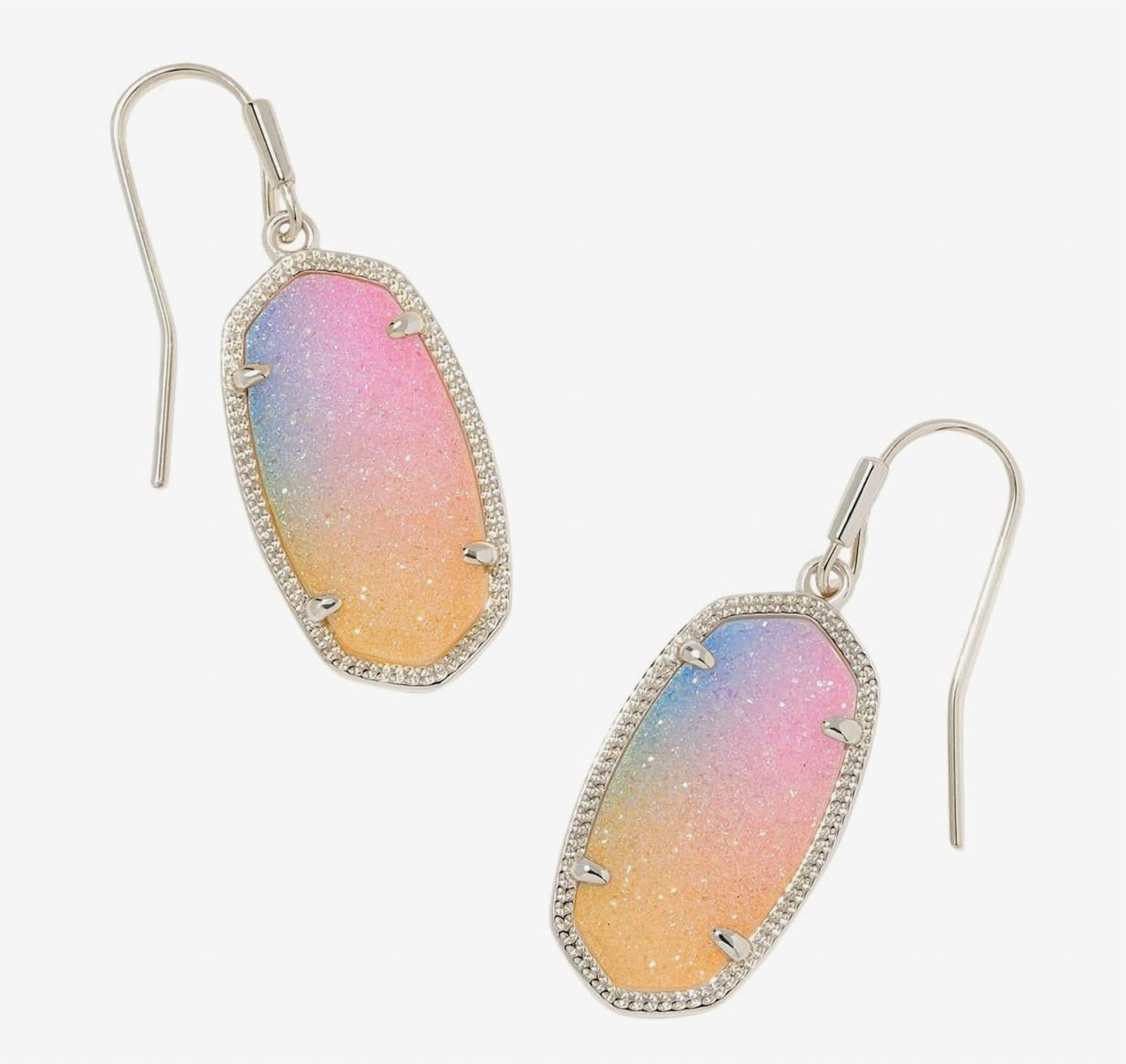 Aretes de mujer color rosado y plateado