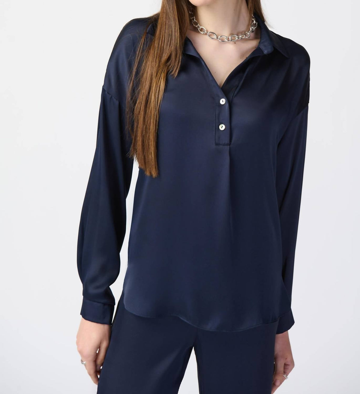 Camisa de satén de manga larga color azul