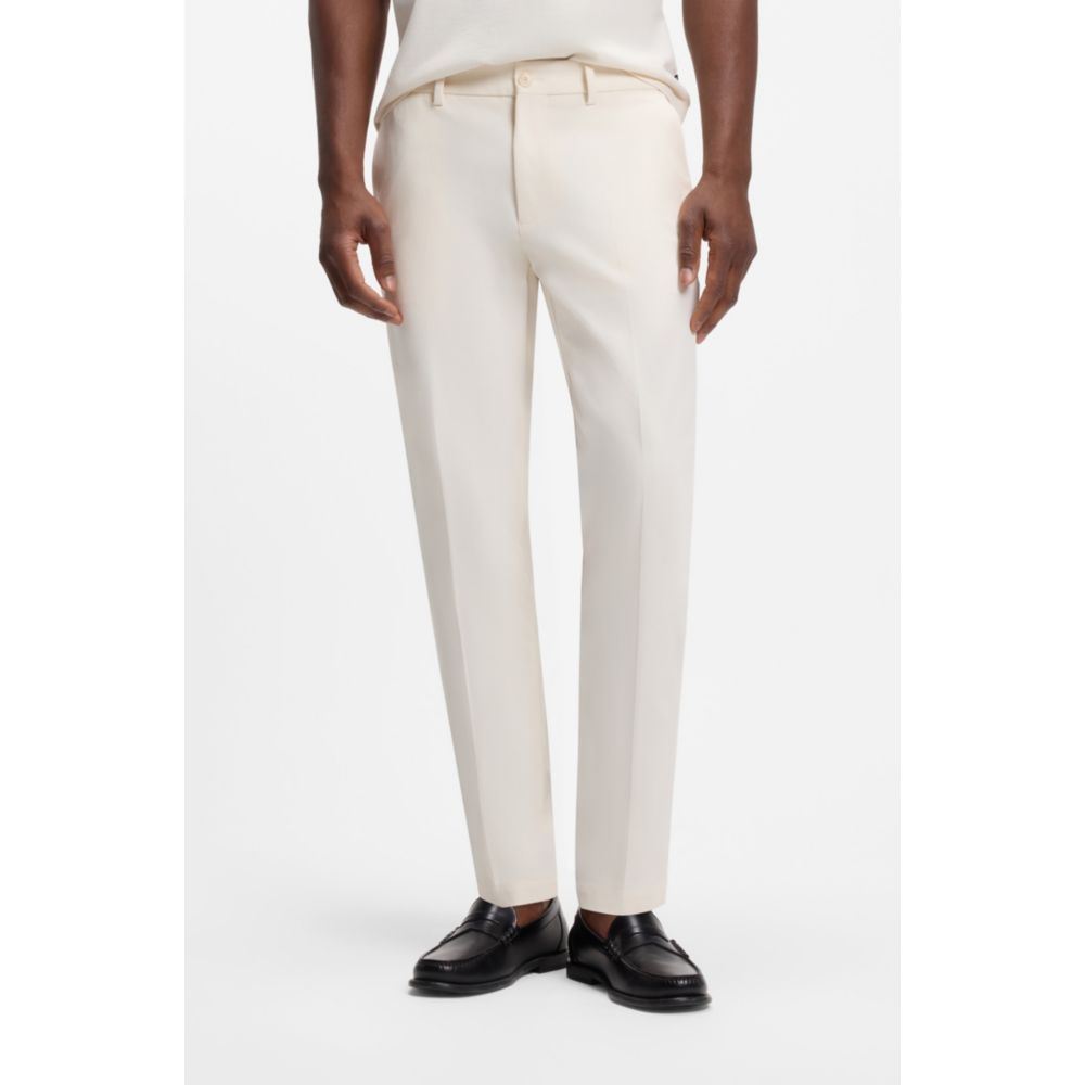 Pantalón de corte ajustado