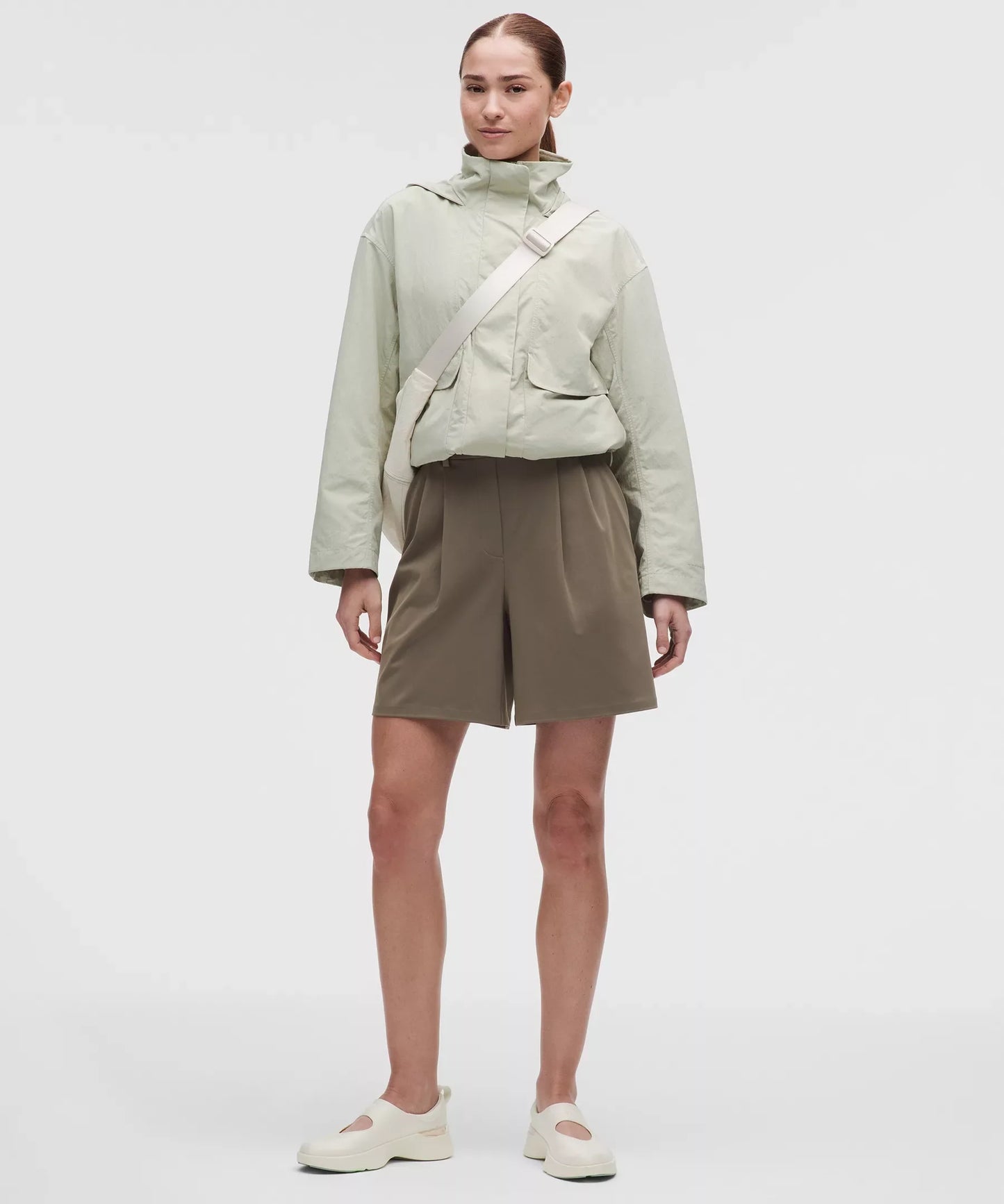 Short de tiro alto con pliegues