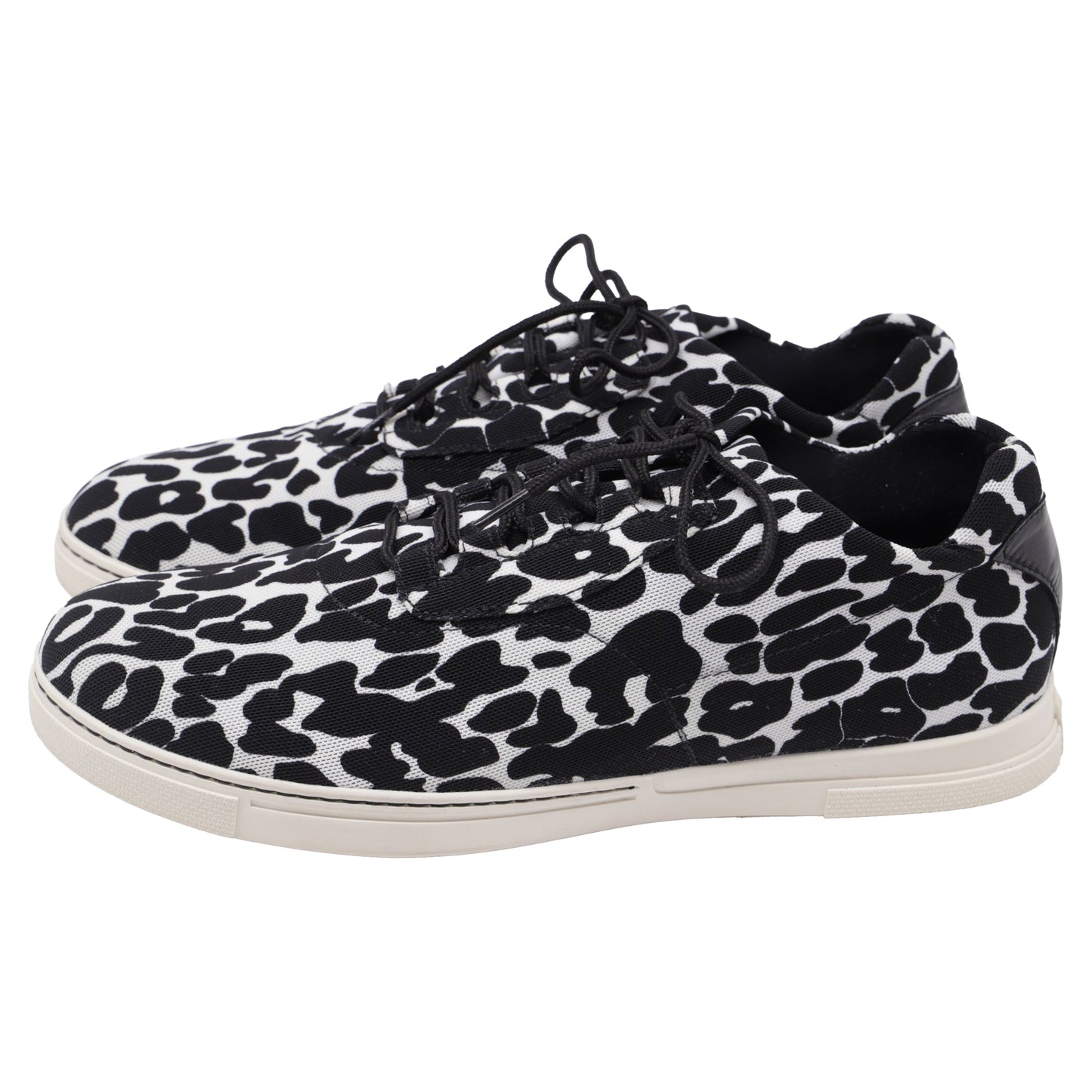 Stuart Weitzman Tenis Bajos en Lona Estampado Animal