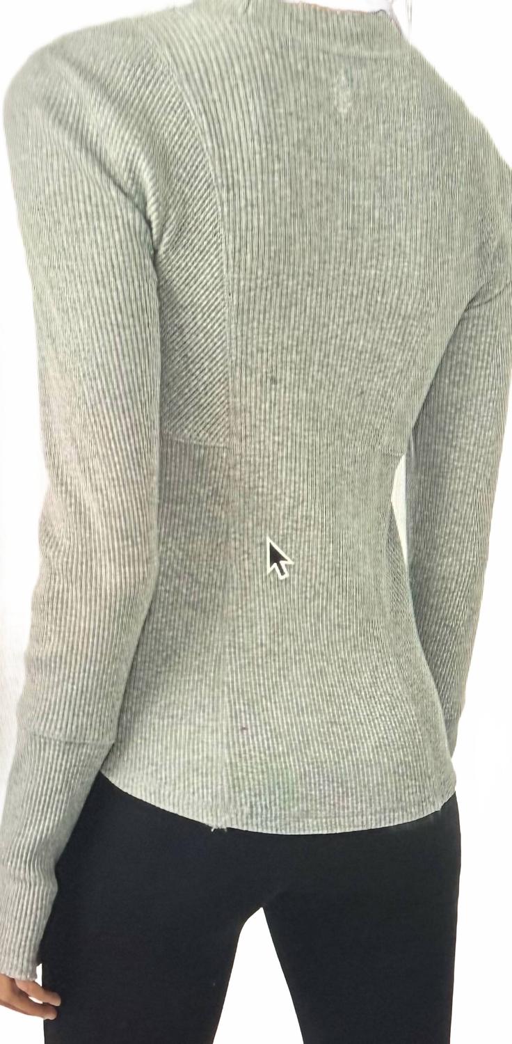 Top de manga larga color gris
